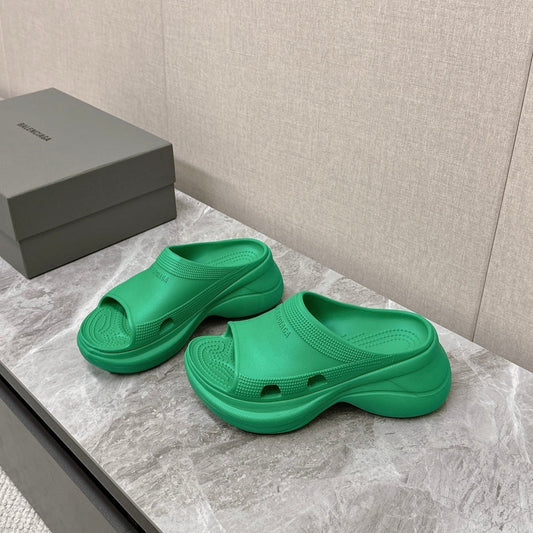 POOL CROCS SLIDE SANDAL IN GREEN RUBBER - 35