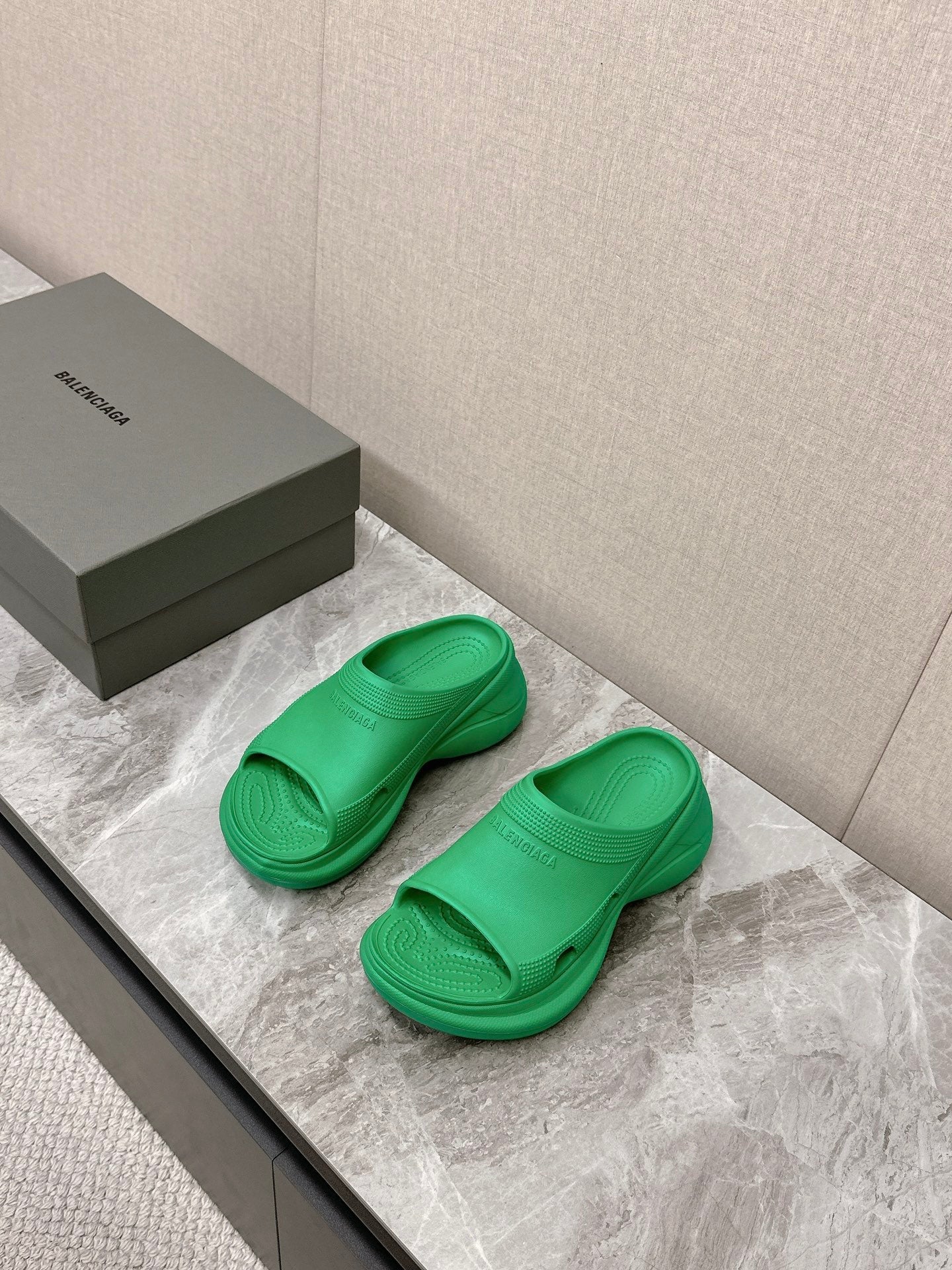 POOL CROCS SLIDE SANDAL IN GREEN RUBBER - 35