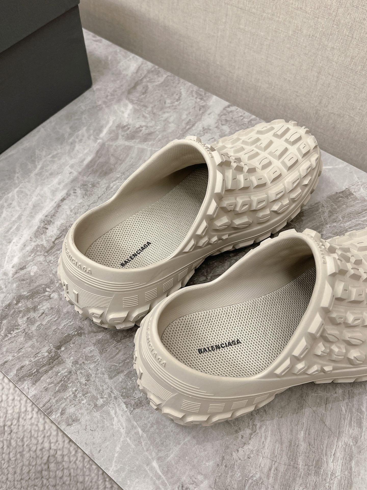 BOUNCER CLOG IN BEIGE RUBBER - 36