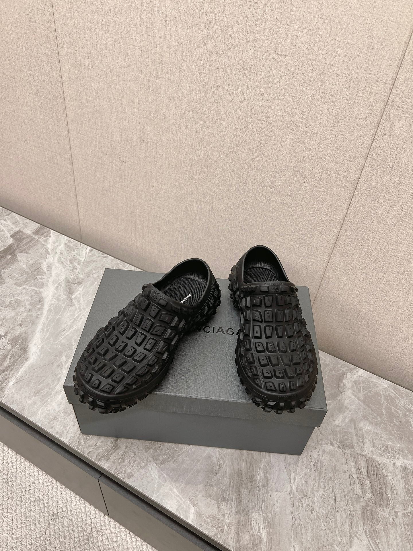 BOUNCER CLOG IN BLACK RUBBER - 36
