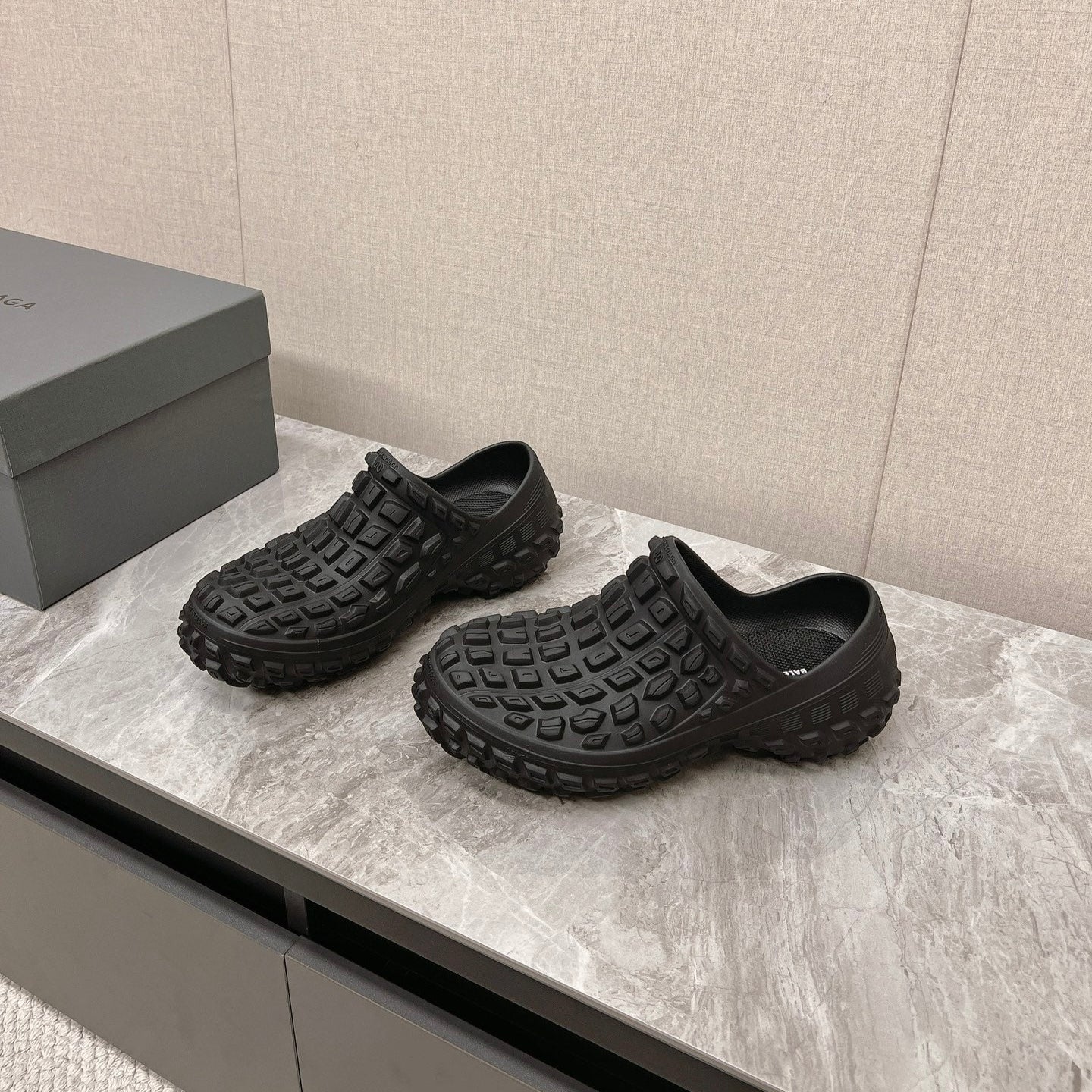 BOUNCER CLOG IN BLACK RUBBER - 36
