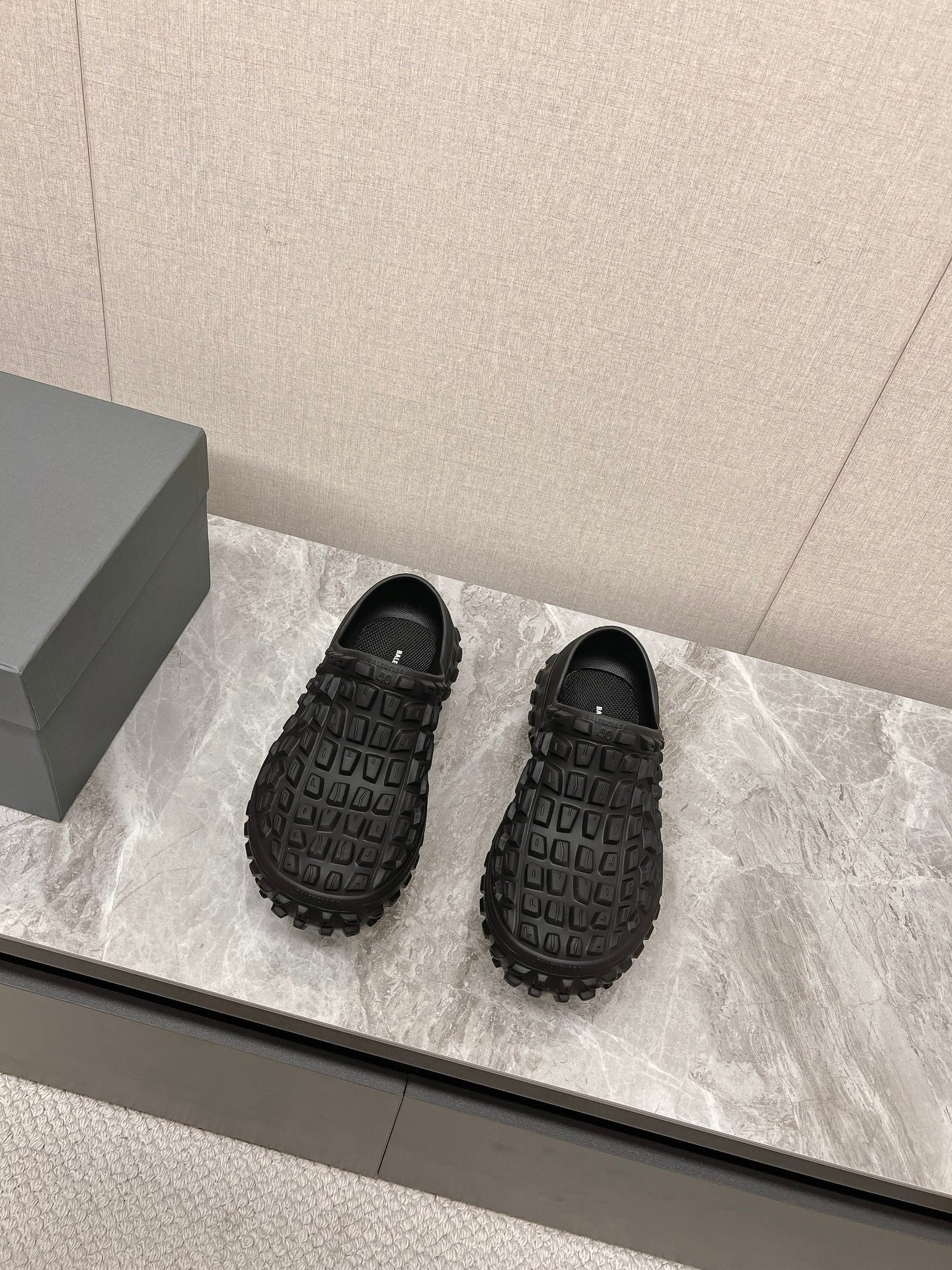 BOUNCER CLOG IN BLACK RUBBER - 36