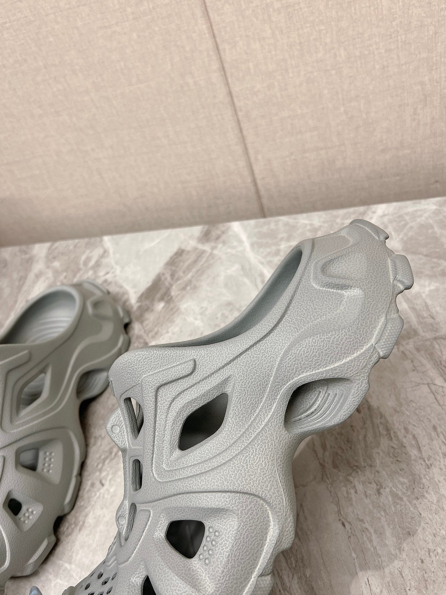 CUT-OUT MULES IN GRAY RUBBER - 36