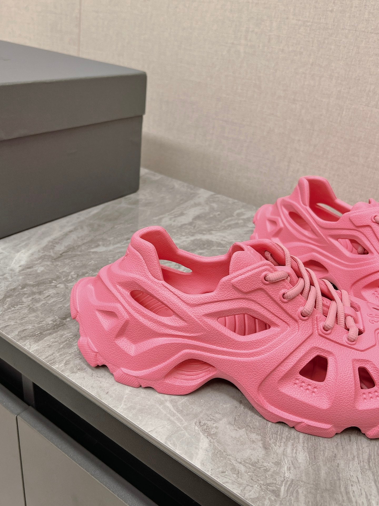 SNEAKERS IN PINK RUBBER - 36