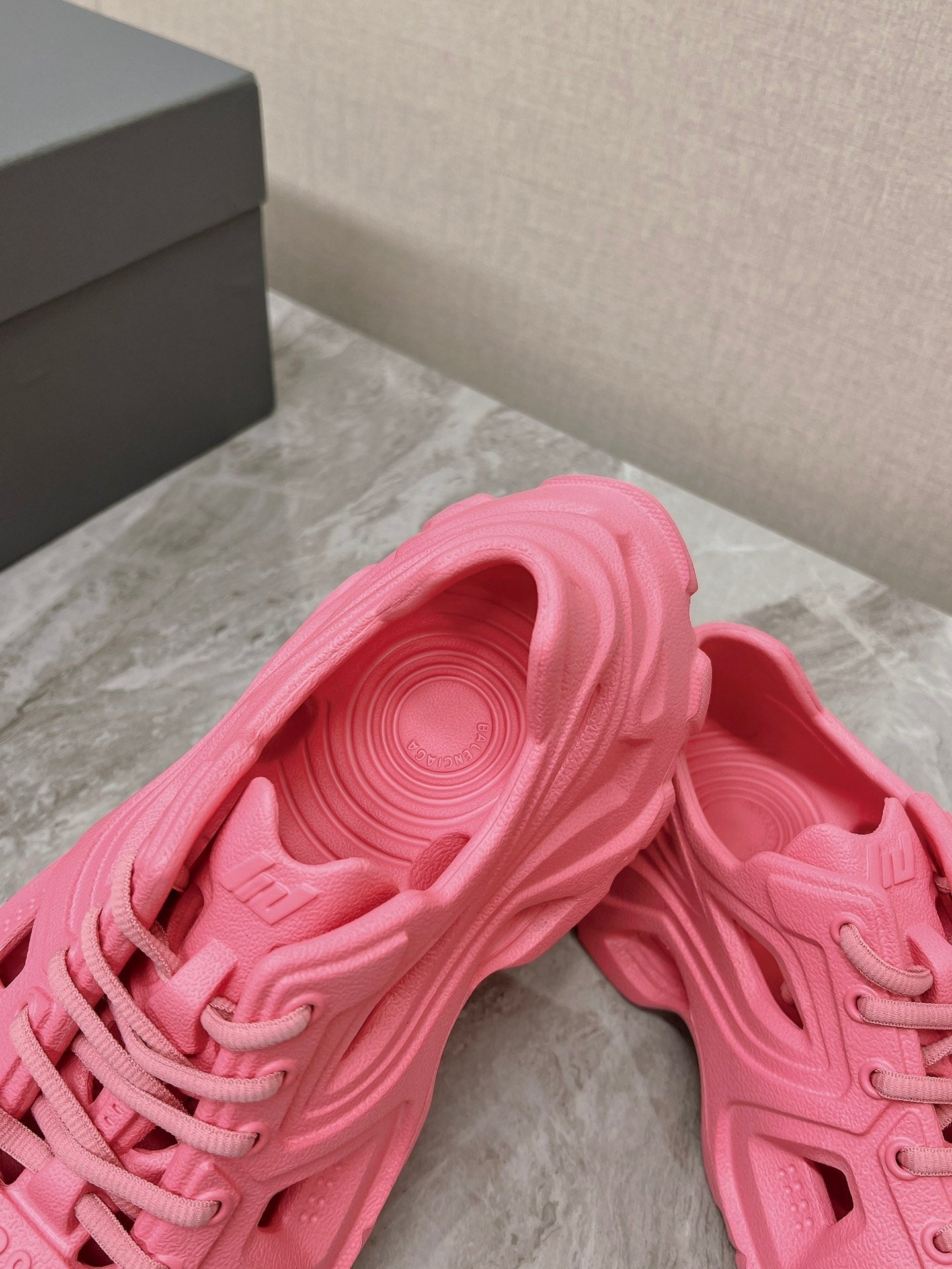 SNEAKERS IN PINK RUBBER - 36