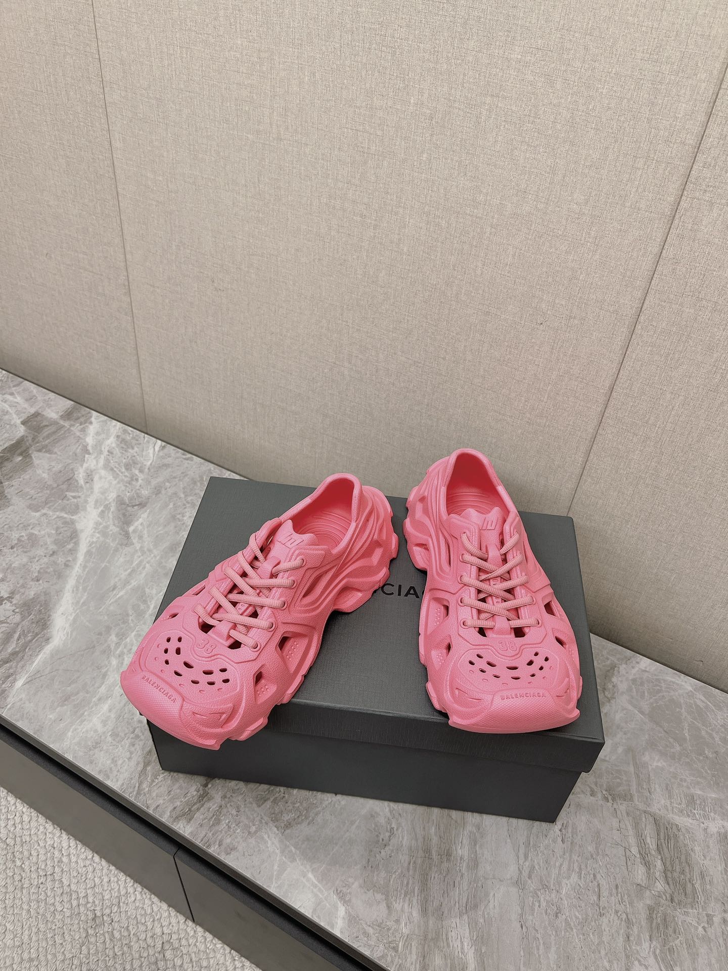 SNEAKERS IN PINK RUBBER - 36