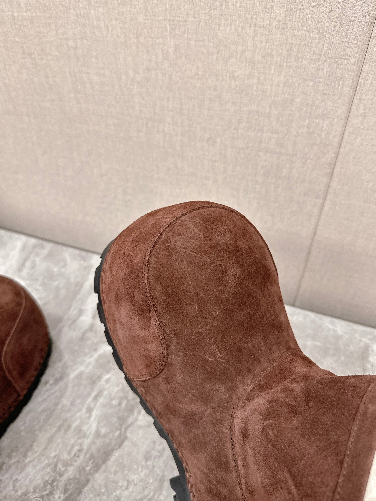 ALASKA BOOTIE IN CHOCOLATE SUEDE AND WOOL LINING - 35