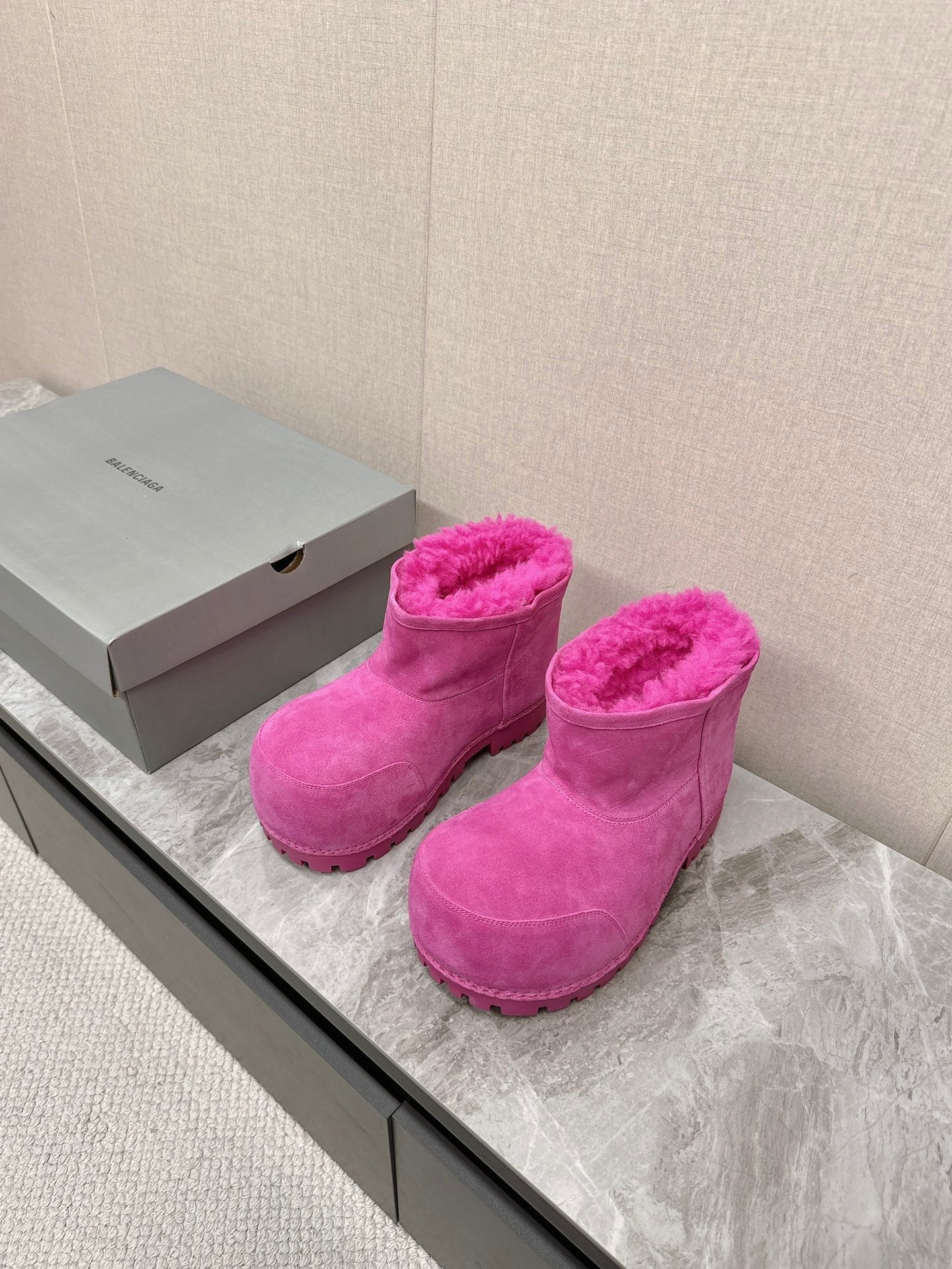 ALASKA BOOTIE IN DEEP PINK SUEDE AND WOOL LINING - 35