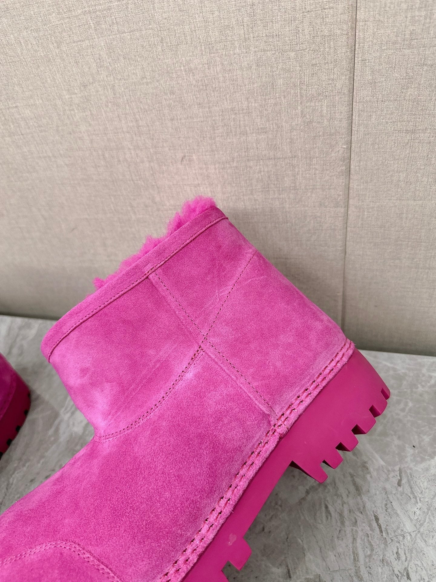 ALASKA BOOTIE IN DEEP PINK SUEDE AND WOOL LINING - 35