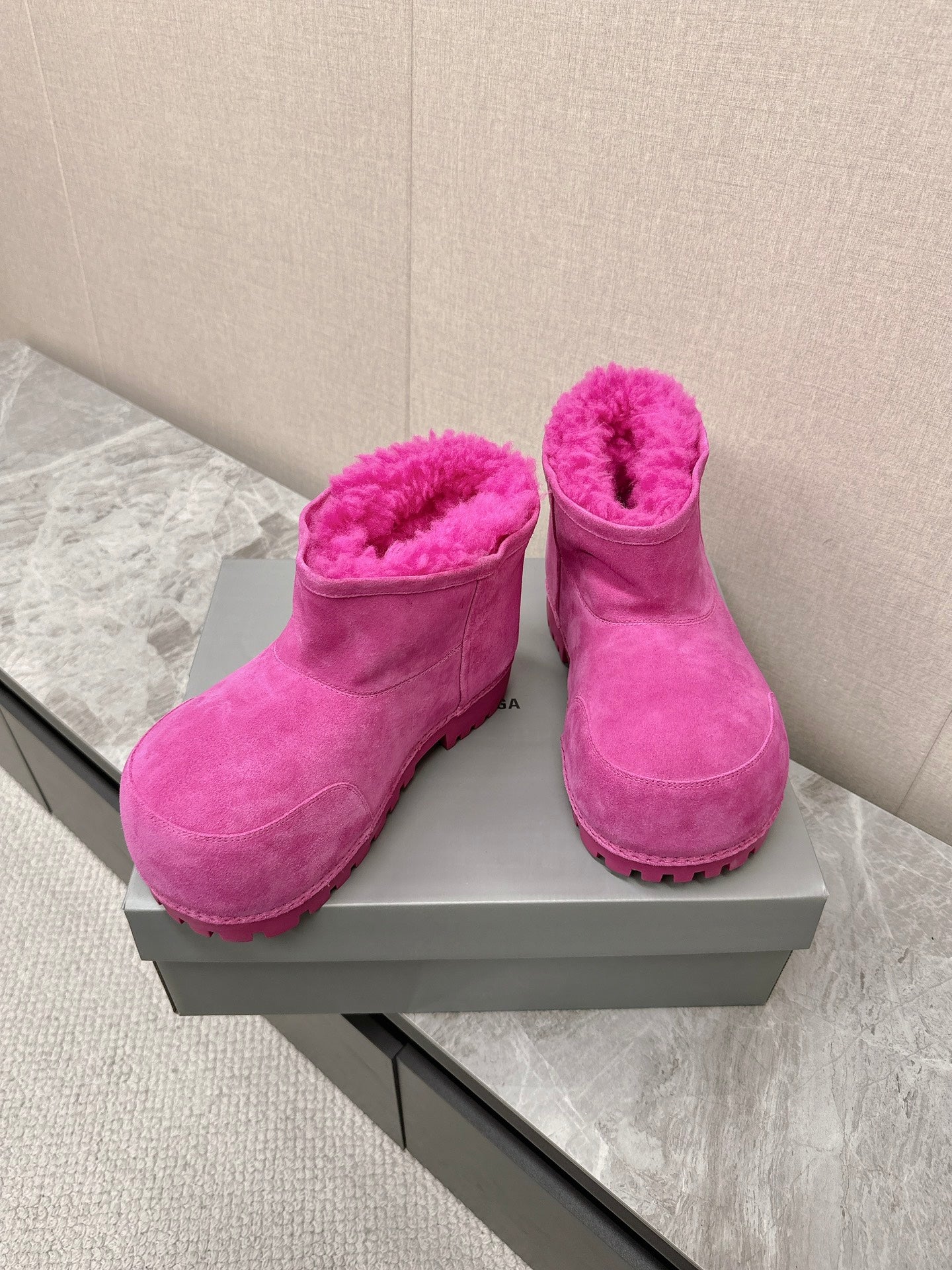 ALASKA BOOTIE IN DEEP PINK SUEDE AND WOOL LINING - 35