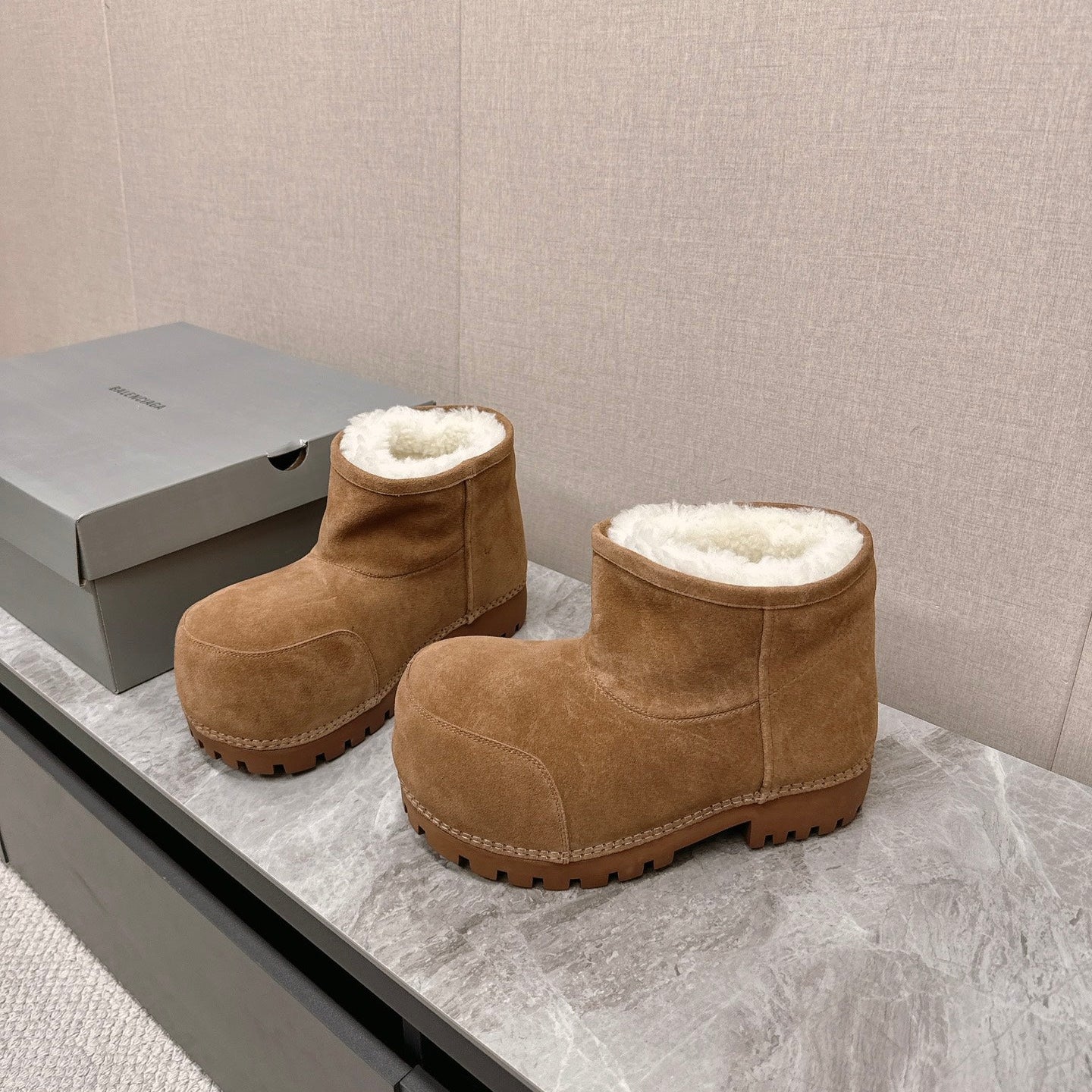 ALASKA BOOTIE IN CIDER BROWN SUEDE AND WOOL LINING - 35