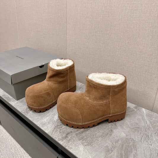 ALASKA BOOTIE IN CIDER BROWN SUEDE AND WOOL LINING - 35