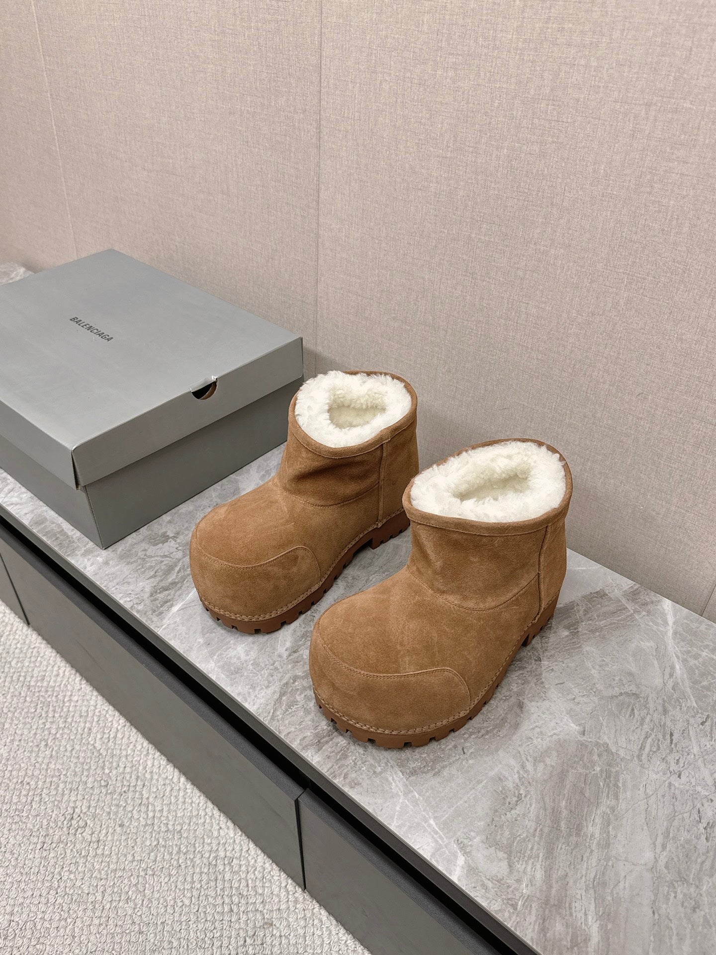 ALASKA BOOTIE IN CIDER BROWN SUEDE AND WOOL LINING - 35