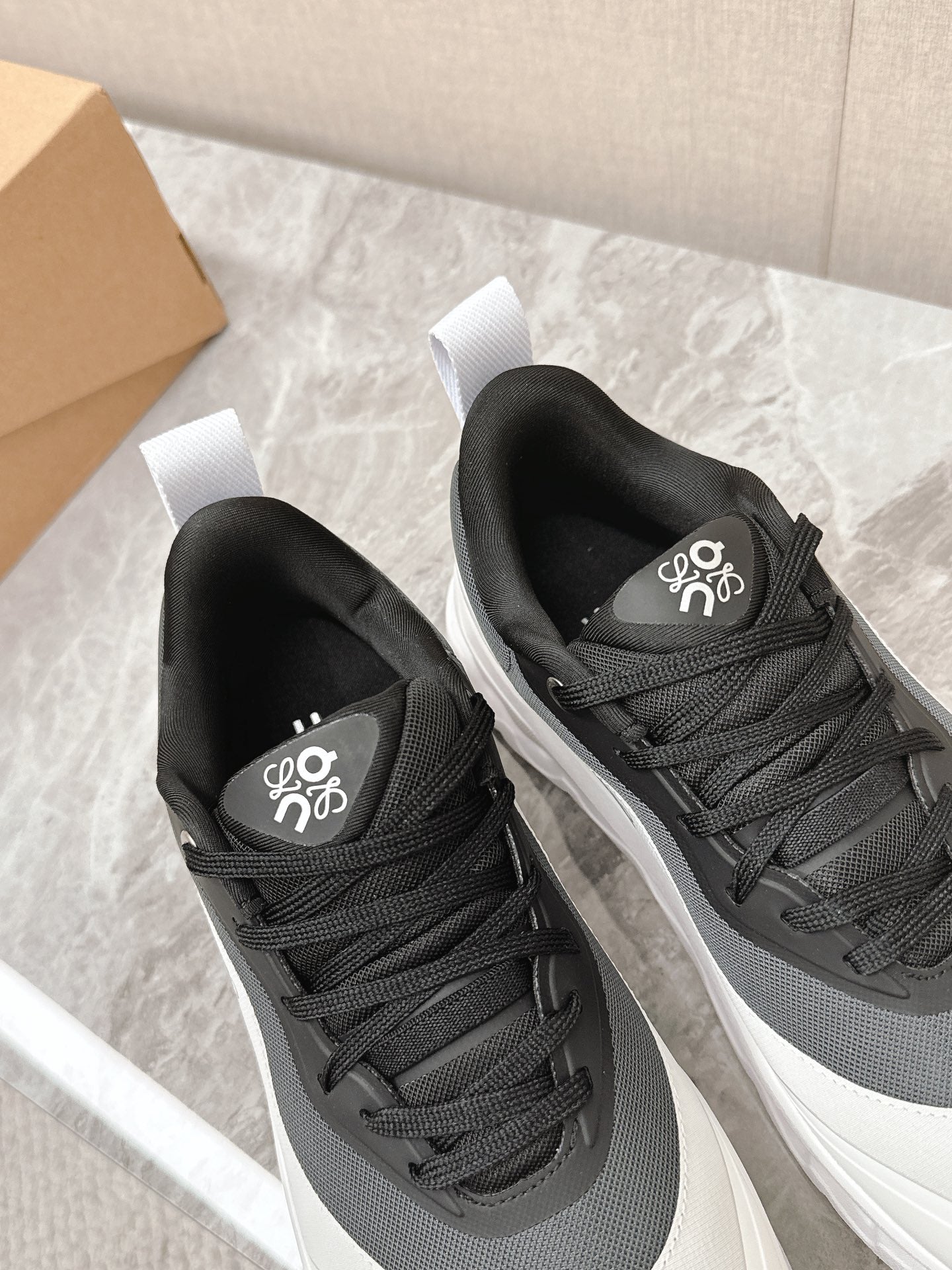 RUN SNEAKER IN WHITE MIX BLACK SUEDE AND MESH FABRIC - 35