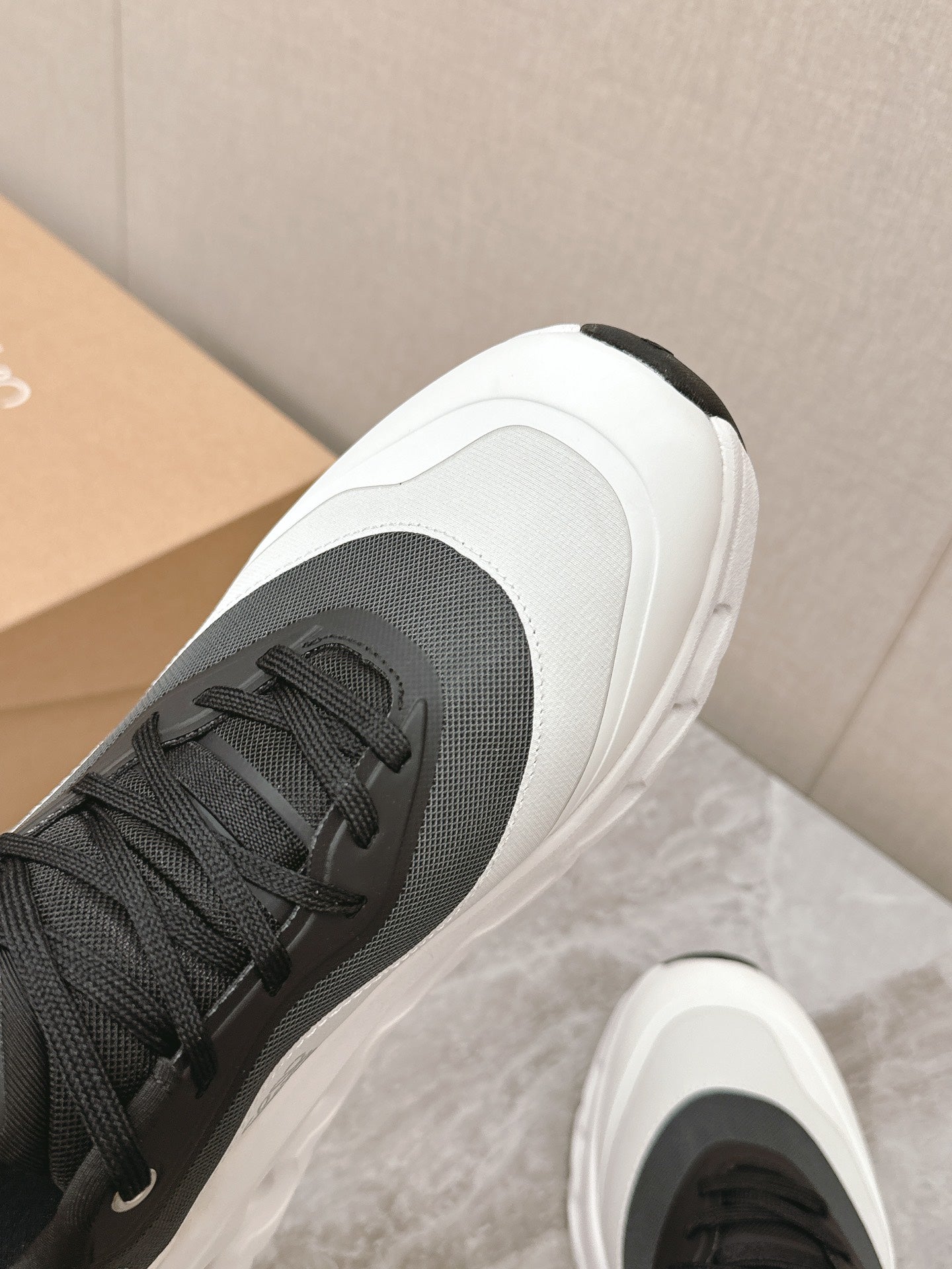 RUN SNEAKER IN WHITE MIX BLACK SUEDE AND MESH FABRIC - 35