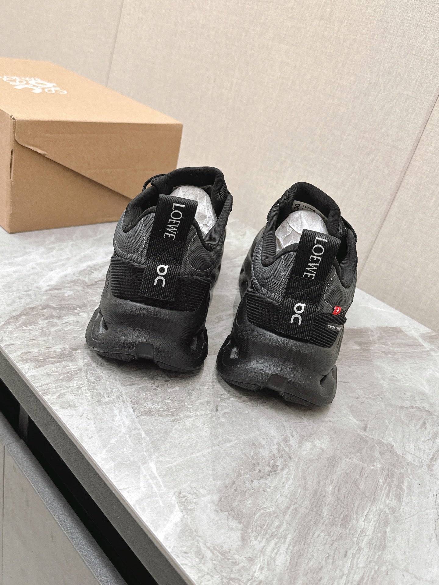 RUN SNEAKER IN BLACK SUEDE AND MESH FABRIC - 35