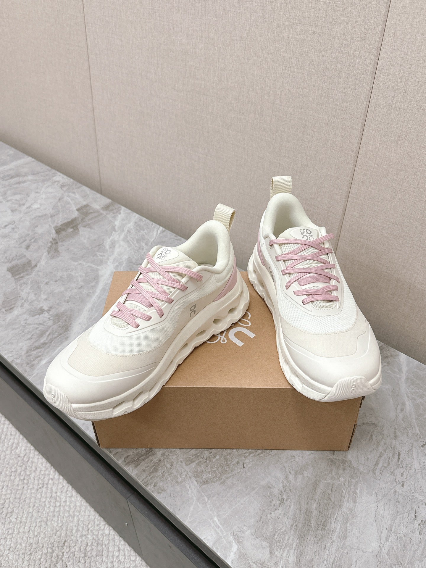 RUN SNEAKER IN PASTEL GRAY MIX BABY PINK SUEDE AND MESH FABRIC - 35