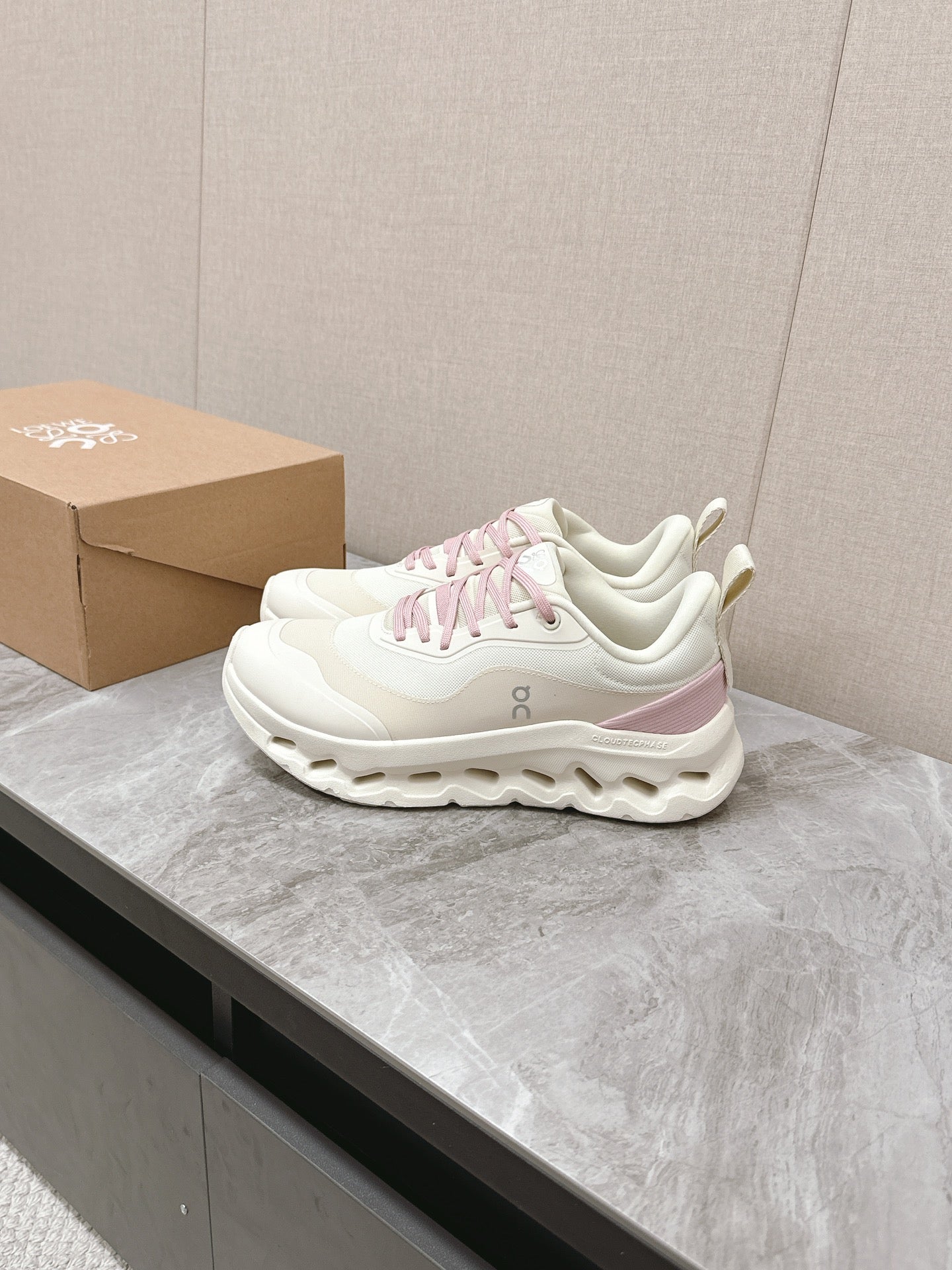 RUN SNEAKER IN PASTEL GRAY MIX BABY PINK SUEDE AND MESH FABRIC - 35