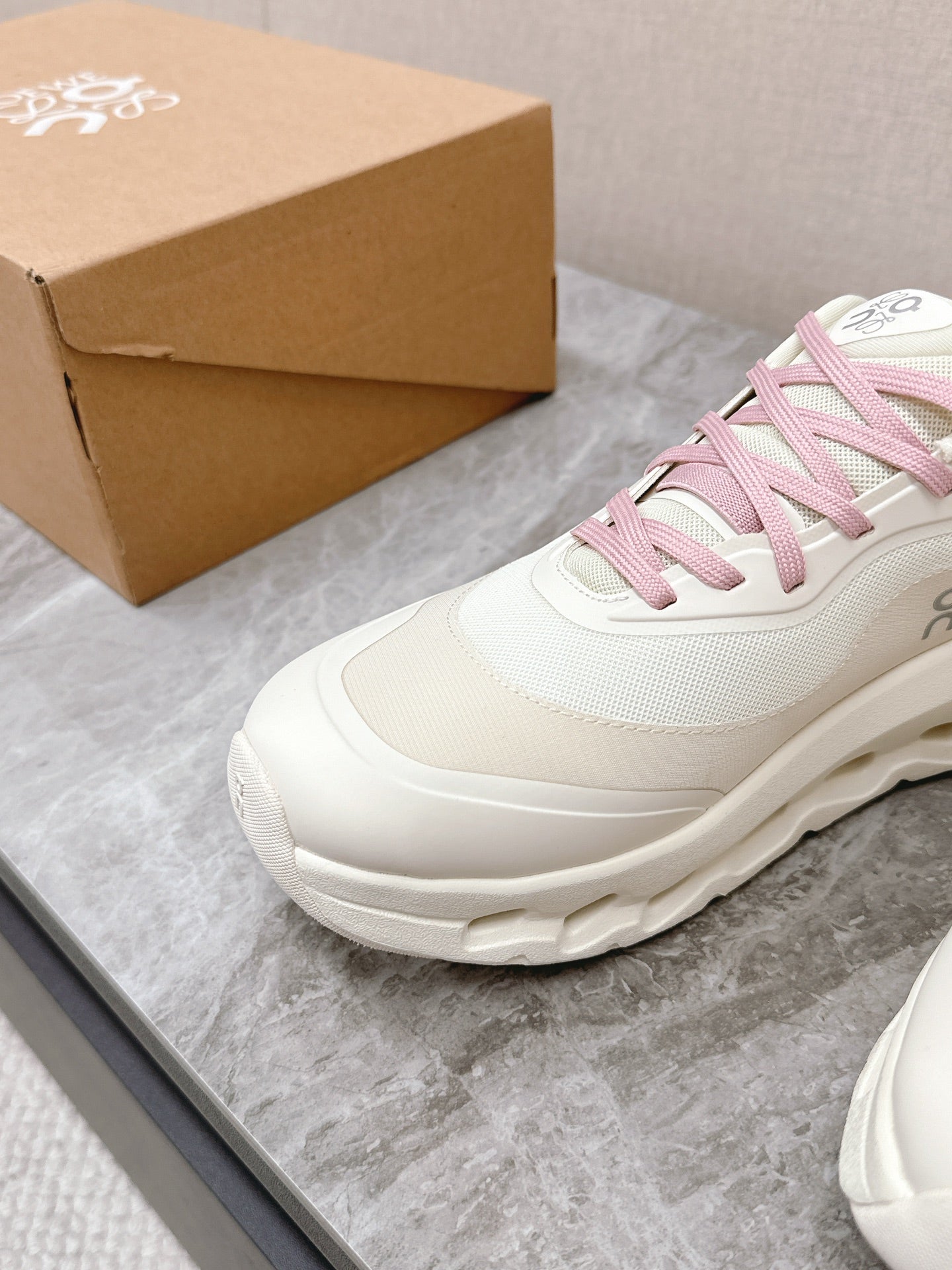 RUN SNEAKER IN PASTEL GRAY MIX BABY PINK SUEDE AND MESH FABRIC - 35