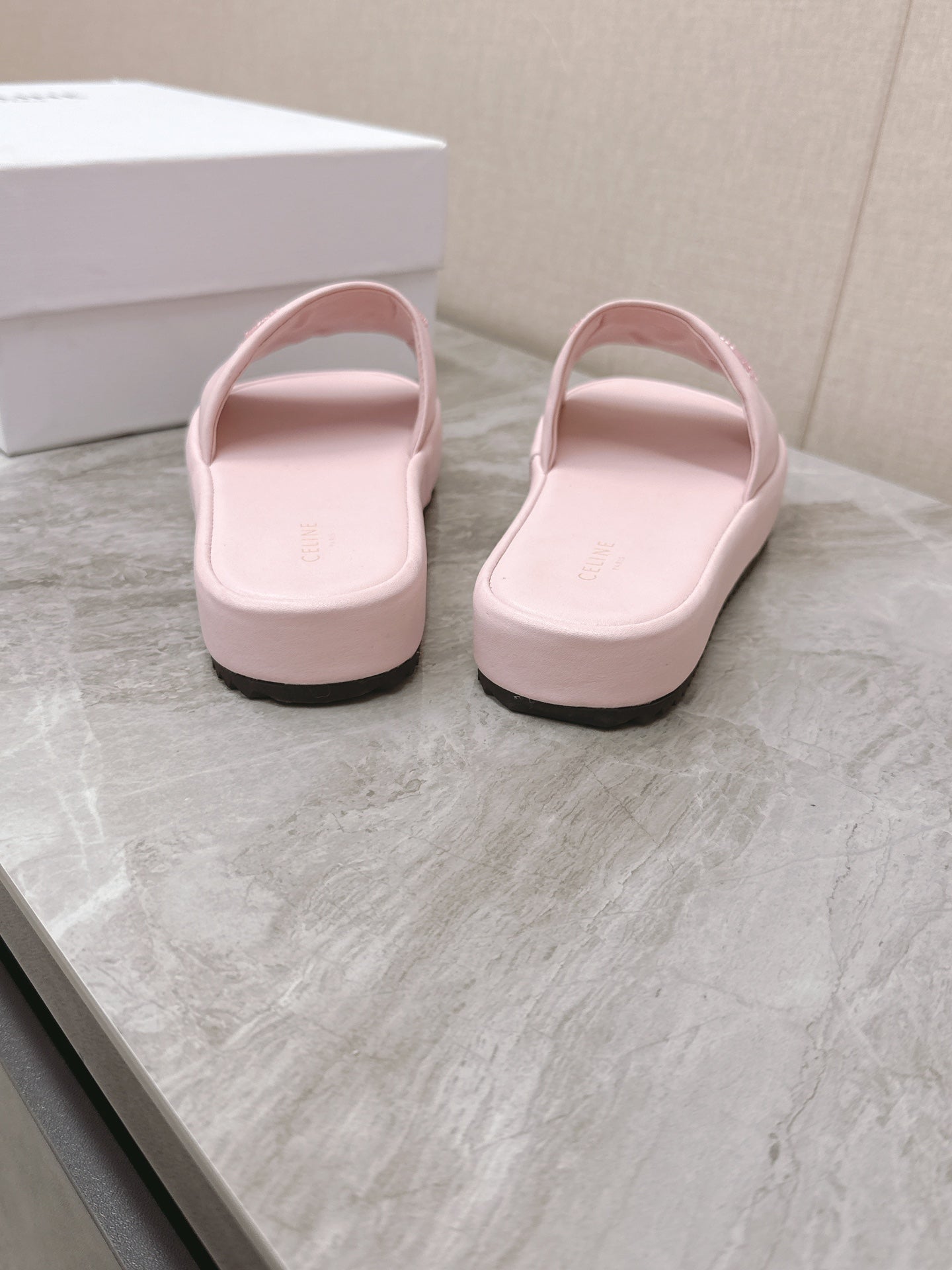 THICK-SOLED SLIDES IN LIGHT PINK SMOOTH LAMBSKIN LOGO WITH CRYSTALS - 35