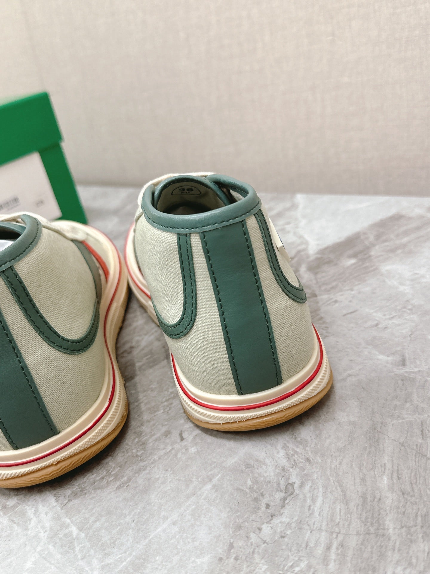 ELIOT SNEAKER IN GREEN PASTEL CANVAS AND CALFSKIN - 35