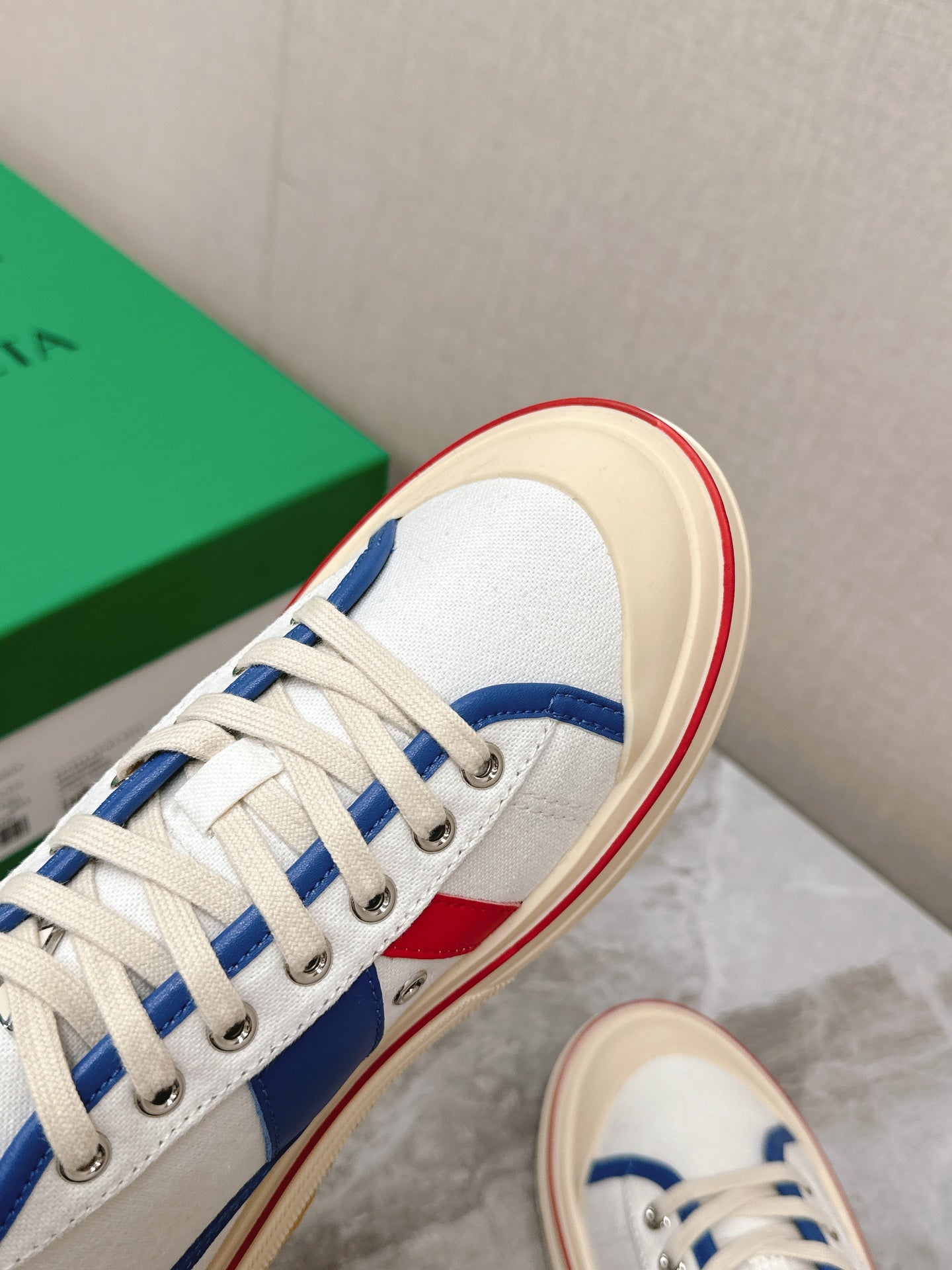 ELIOT SNEAKER IN WHITE CANVAS WITH NAVY BLUE CALFSKIN - 35