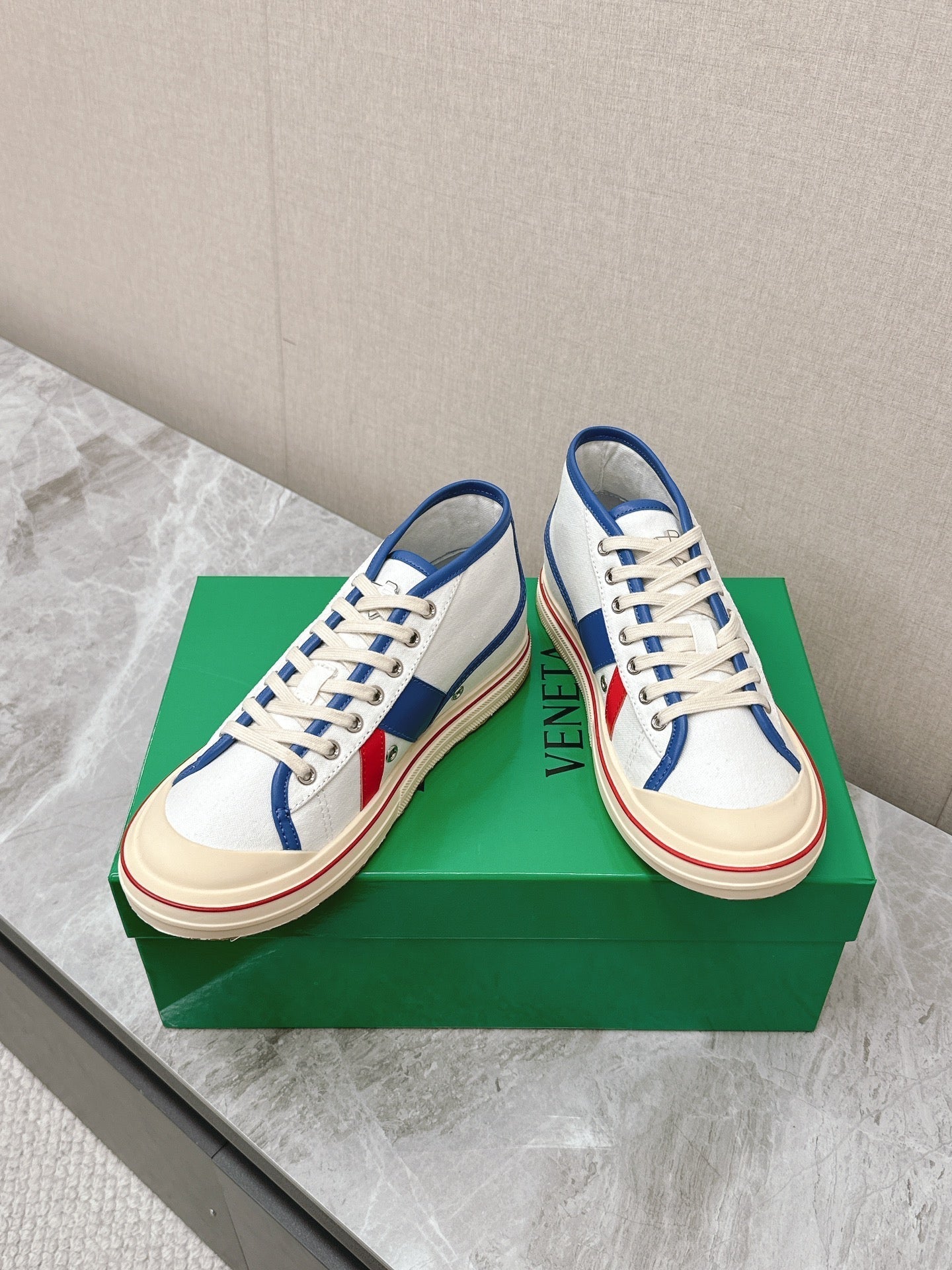 ELIOT SNEAKER IN WHITE CANVAS WITH NAVY BLUE CALFSKIN - 35