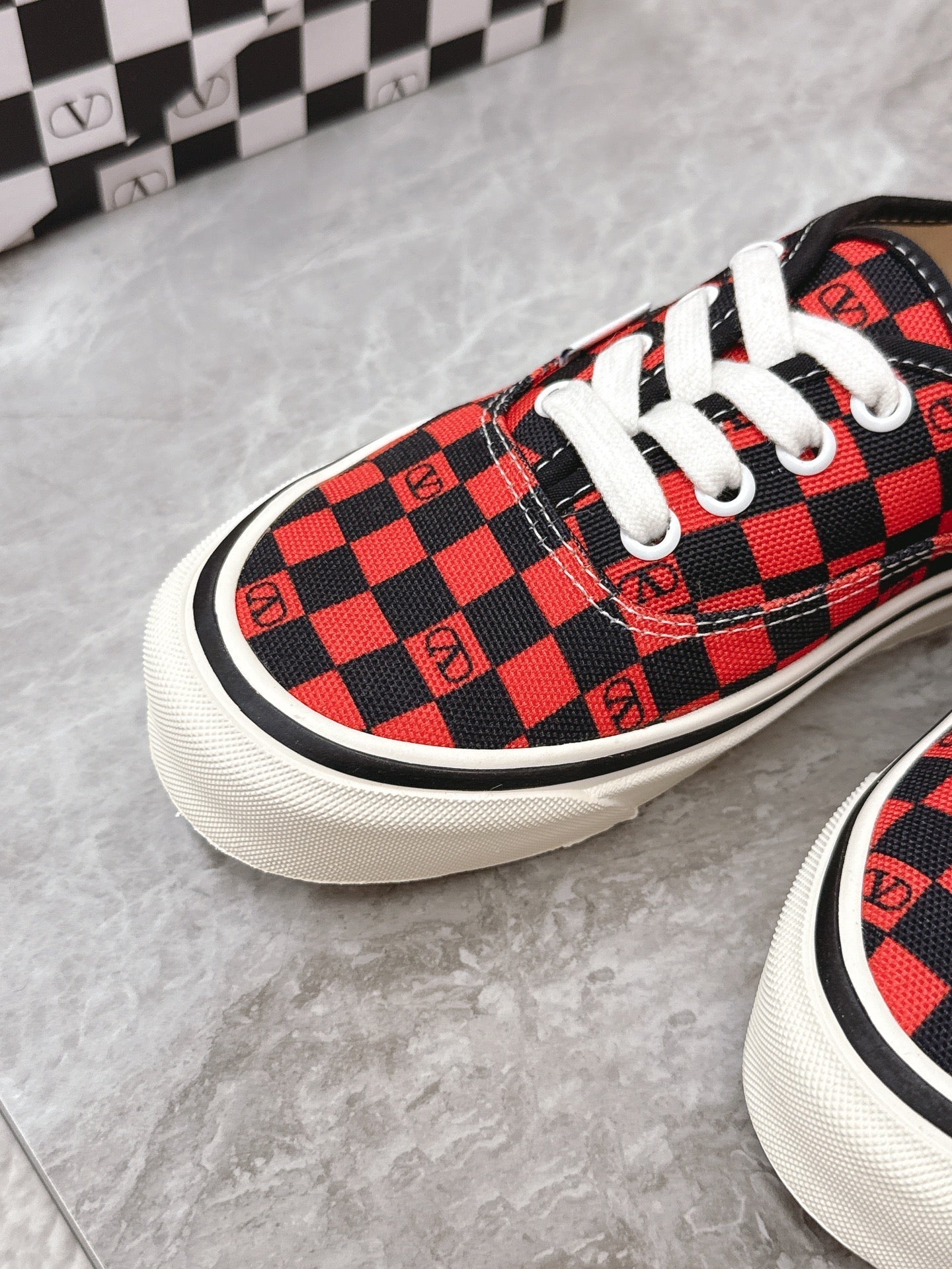 VALENTINO 25S GARAVANI X VANS SNEAKERS IN RED MIX BLACK CANVAS - 35