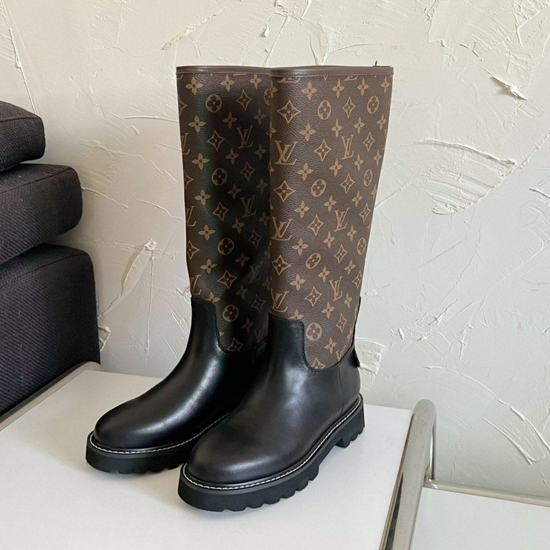 TERRITORY FLAT HIGH BOOT IN BLACK MIX CHOCOLATE BROWN MONOGRAM CALFSKIN - 35