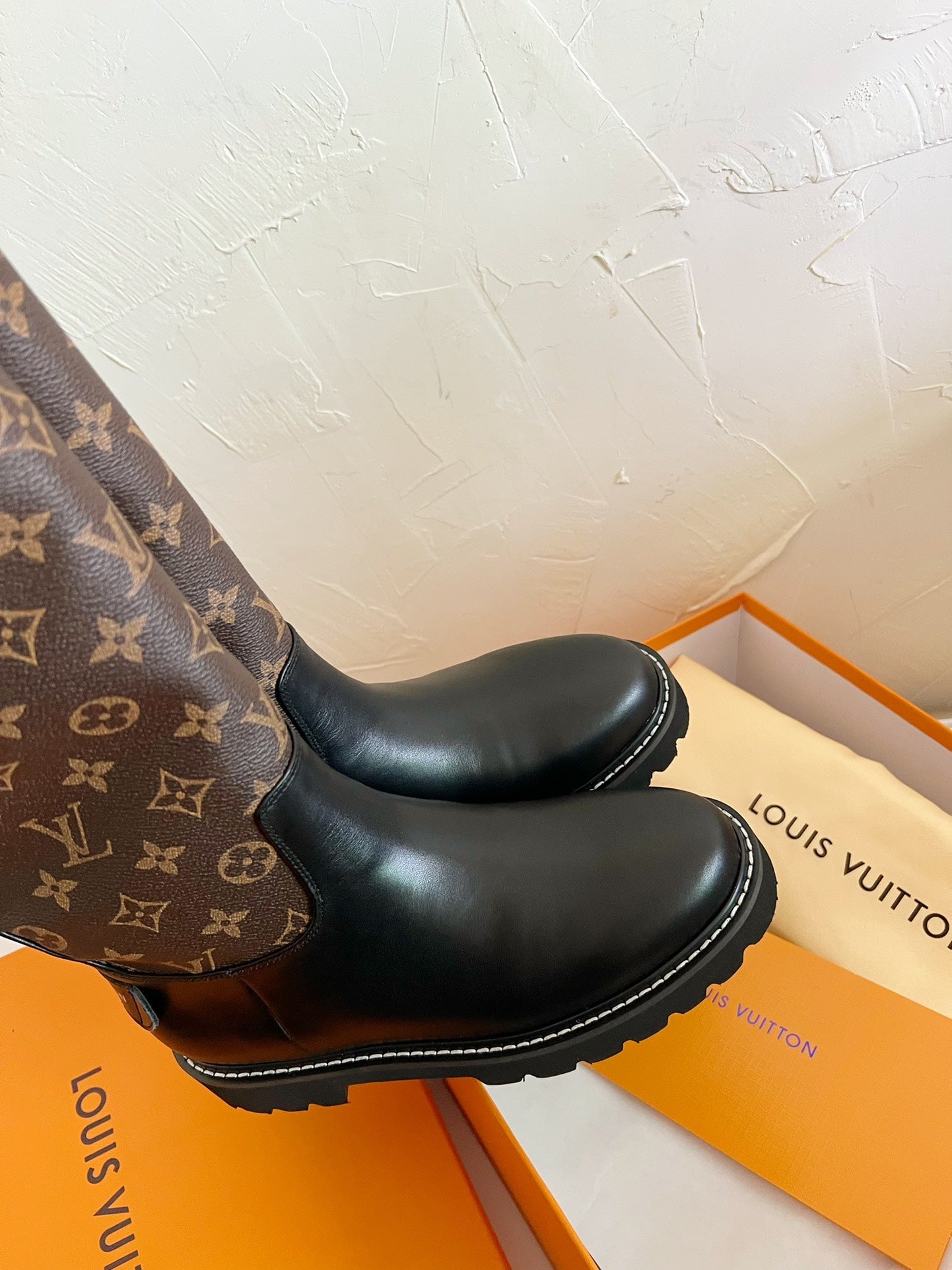 TERRITORY FLAT HIGH BOOT IN BLACK MIX CHOCOLATE BROWN MONOGRAM CALFSKIN - 35