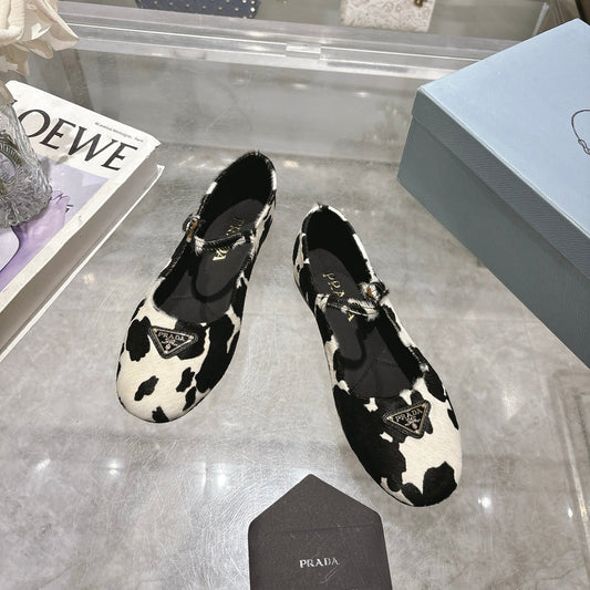 PRADA 25S MARY JANE BALLETS IN BLACK MIX CREAM WHITE HORSEHAIR FABRIC - 35