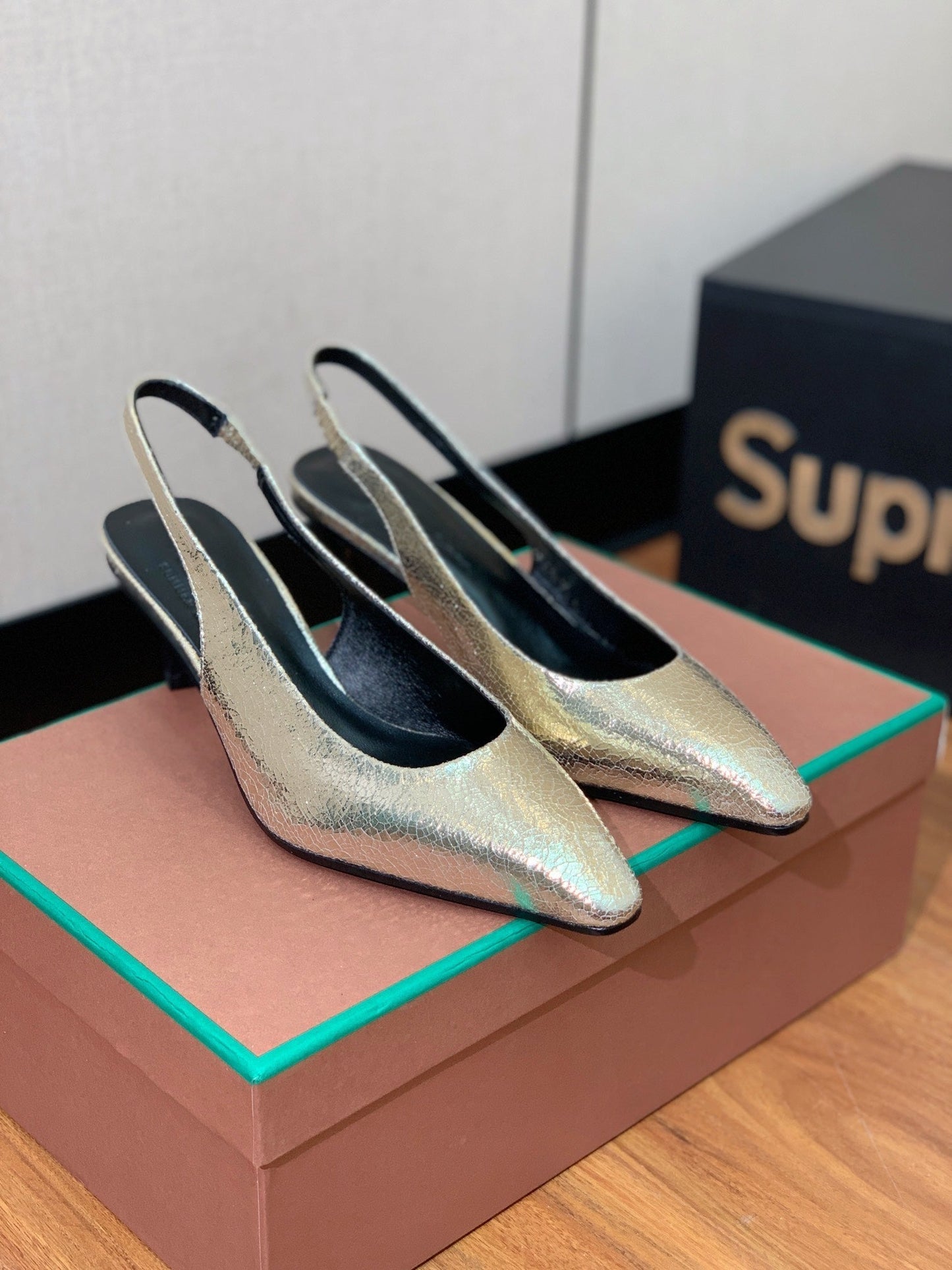 LP POINTED TOE MID-HEEL SLINGBACK METALLIC GOLD CALFSKIN - 35