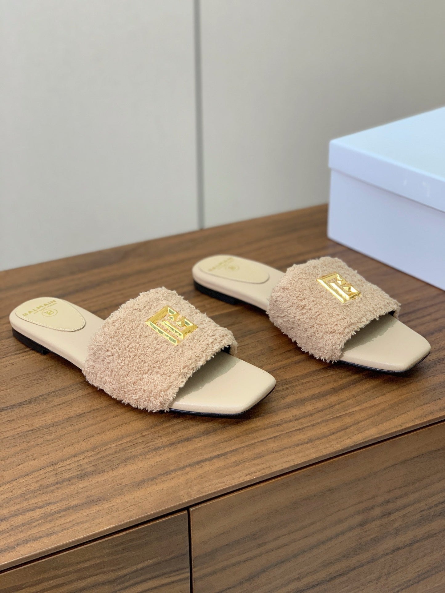 БОСОНІЖКИ BALMAIN 26S З БЕЖЕВОЇ ВОВНИ ТА ТЕЛЯЧОЇ ШКІРИ