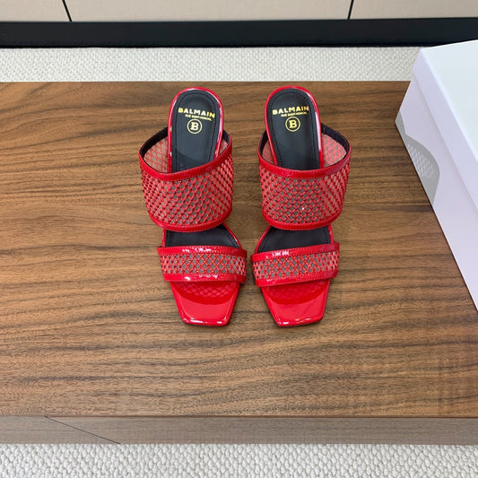 БОСОНІЖКИ BALMAIN 26S НА ПІДБОРАХ 95 ММ З ЧЕРВОНОЇ СІТЧАСТОЇ ТКАНИНИ, ПРИКРАШЕНІ КРИСТАЛАМИ