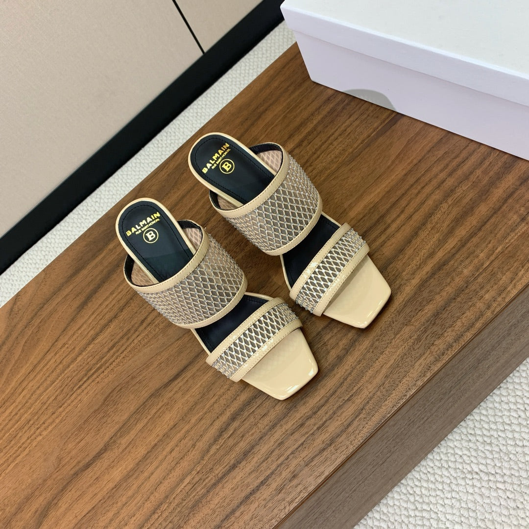 БОСОНІЖКИ BALMAIN 26S НА ПІДБОРАХ 95 ММ З БЕЖЕВОЇ СІТЧАСТОЇ ТКАНИНИ З КРИШТАЛЕВИМ ОЗДОБЛЕННЯМ