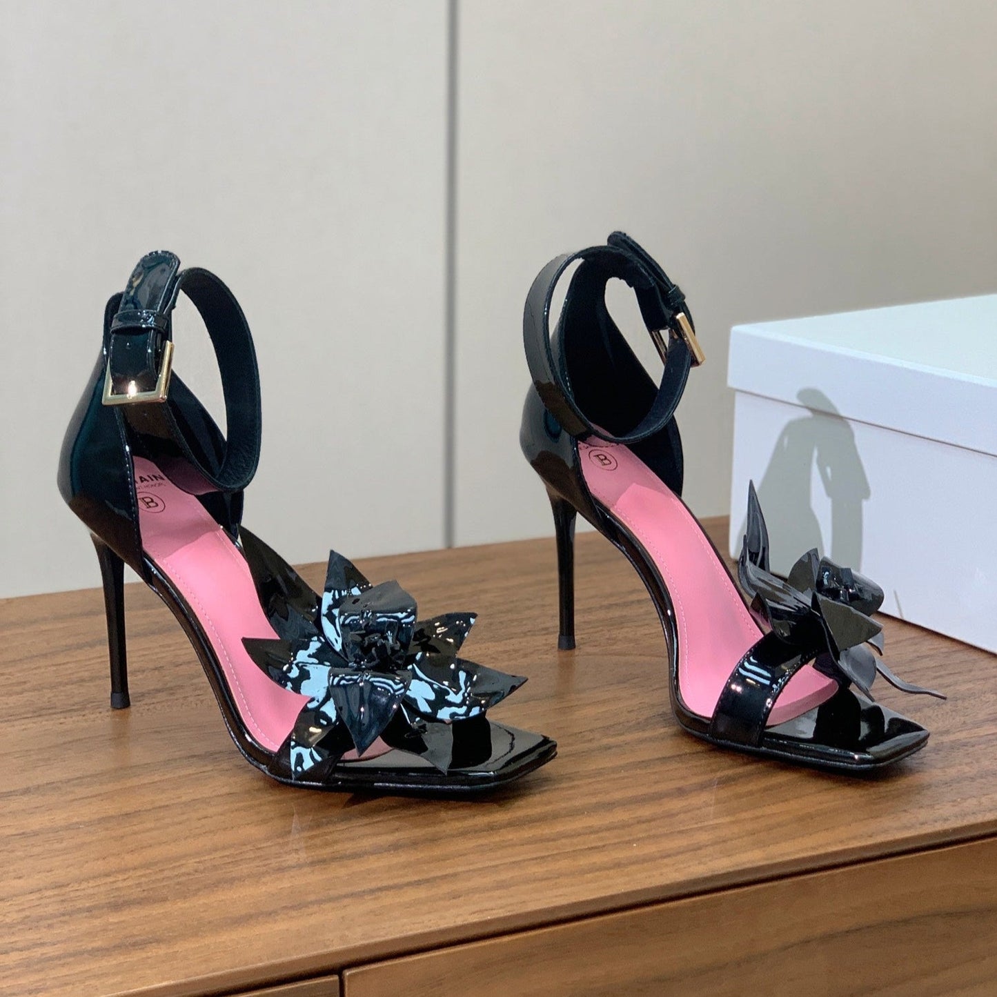 BALMAIN 25S RUBY BLACK HEELED SANDALS 95MM IN PATENT CALFSKIN - 36