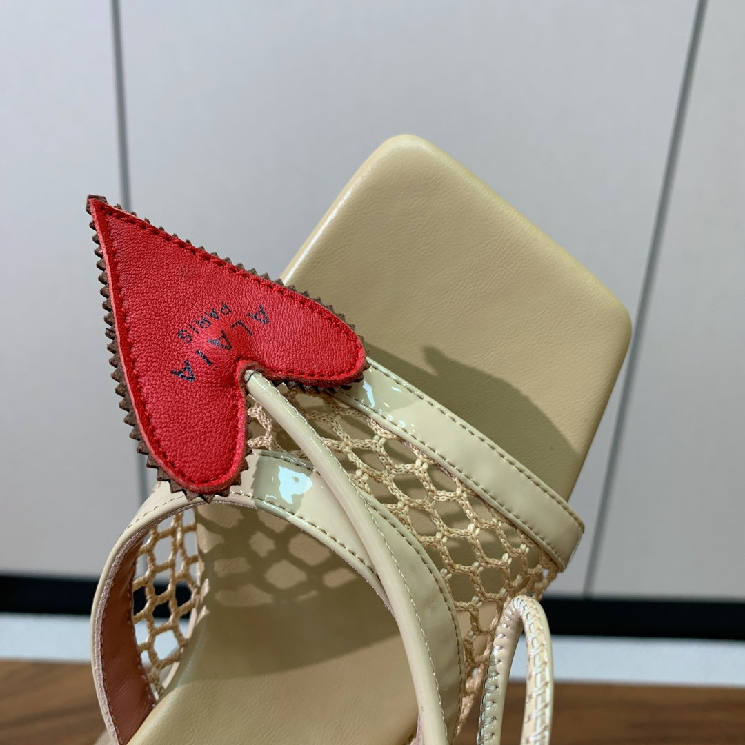 ALAIA BANQUET WEDGE SANDALS IN GOLD LAMBSKIN WITH RED HEART - 35