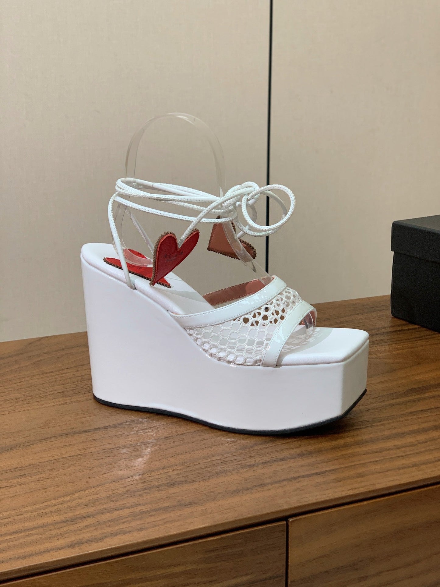 ALAIA BANQUET WEDGE SANDALS IN WHITE LAMBSKIN WITH RED HEART - 35