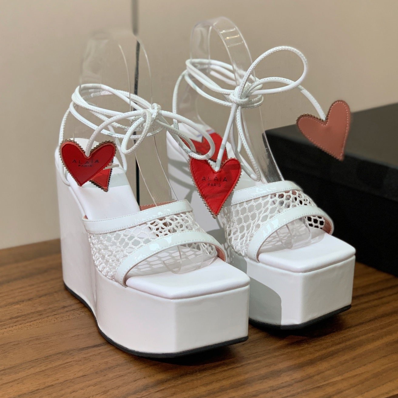 ALAIA BANQUET WEDGE SANDALS IN WHITE LAMBSKIN WITH RED HEART - 35
