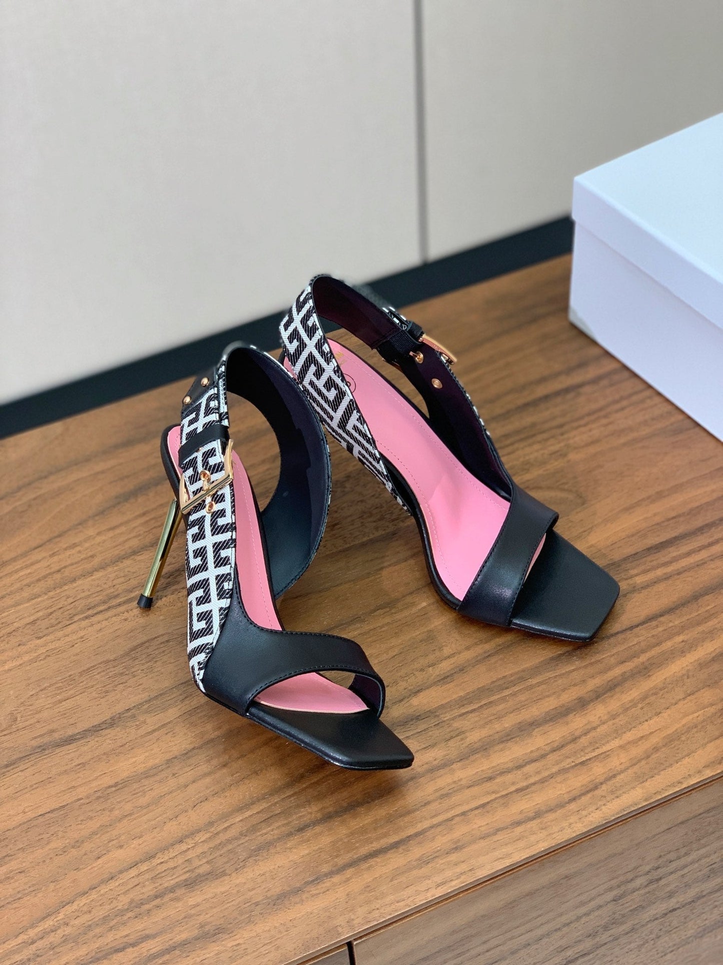 BALMAIN 25S JACQUARD KNIT SLINGBACK PUMPS 95MM IN BLACK AND PINK CALFSKIN - 36