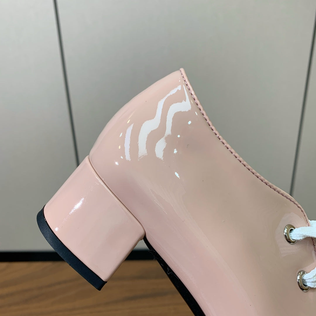 LACE-UP HIGH SHOES IN PALE PINK GLOSSY CALFSKIN - 35