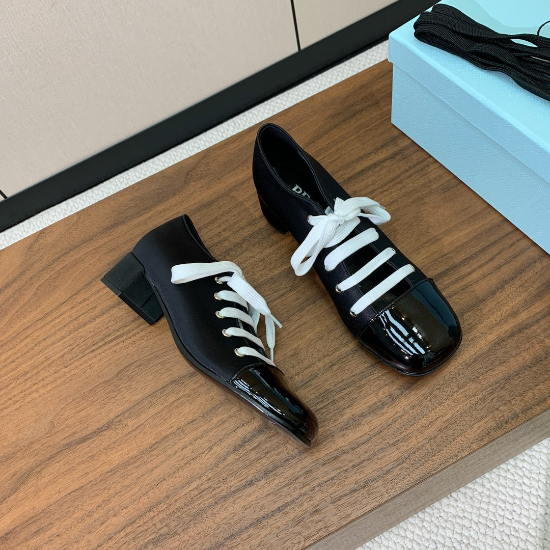 LACE-UP HIGH SHOES IN BLACK SILK MIX GLOSSY CALFSKIN - 35