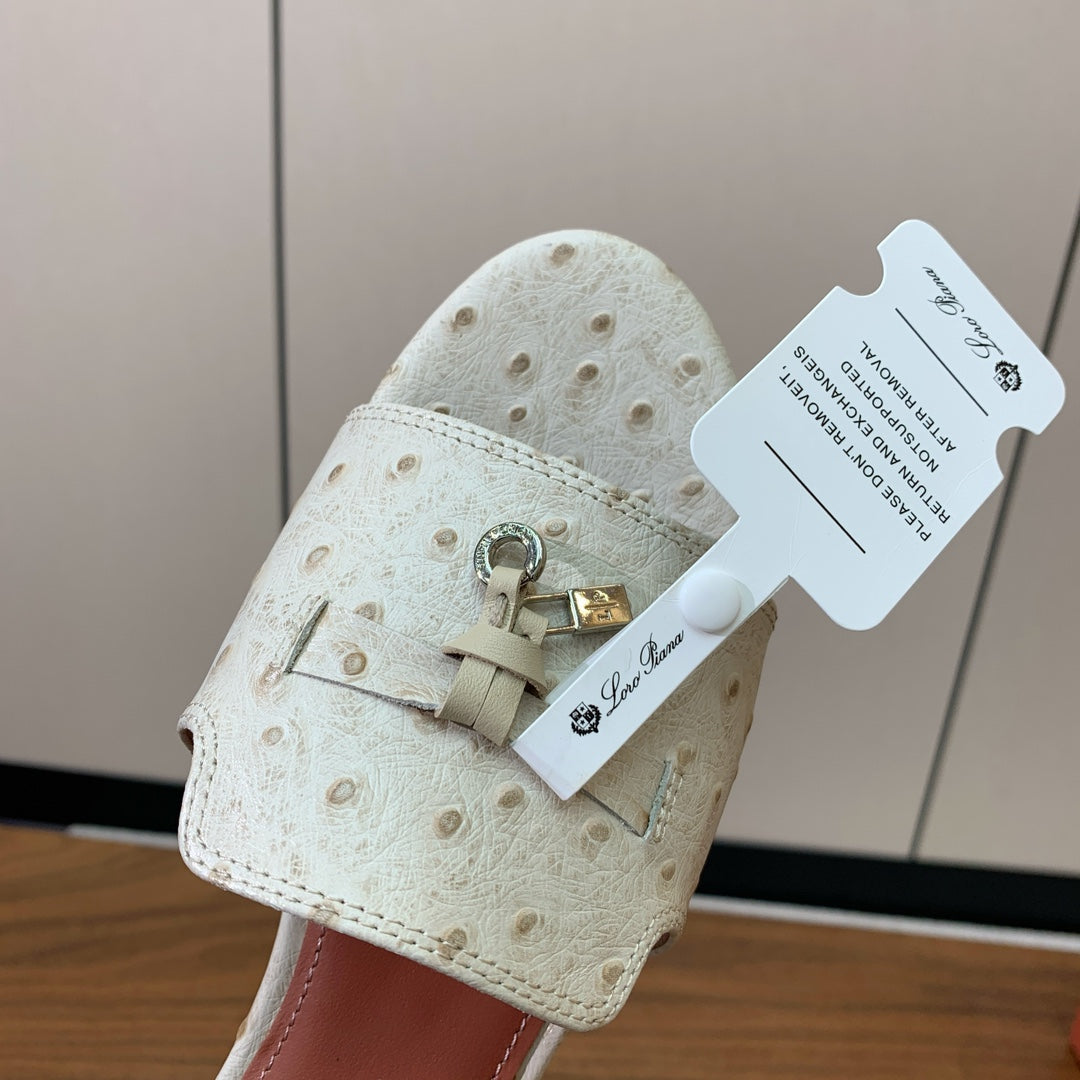 FLAT SLIPPERS IN CREAM WHITE LAMBSKIN OSTRICH SKIN - 34