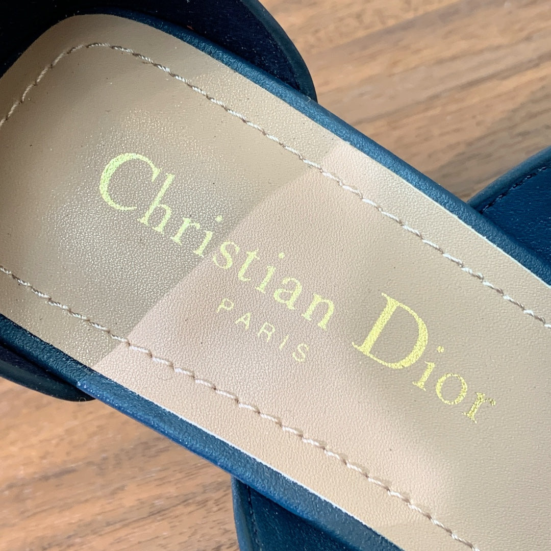 THREE-STRAP HIGH-HEELED EMBROIDERED SANDALS NAVY BLUE - 34 / 8 cm