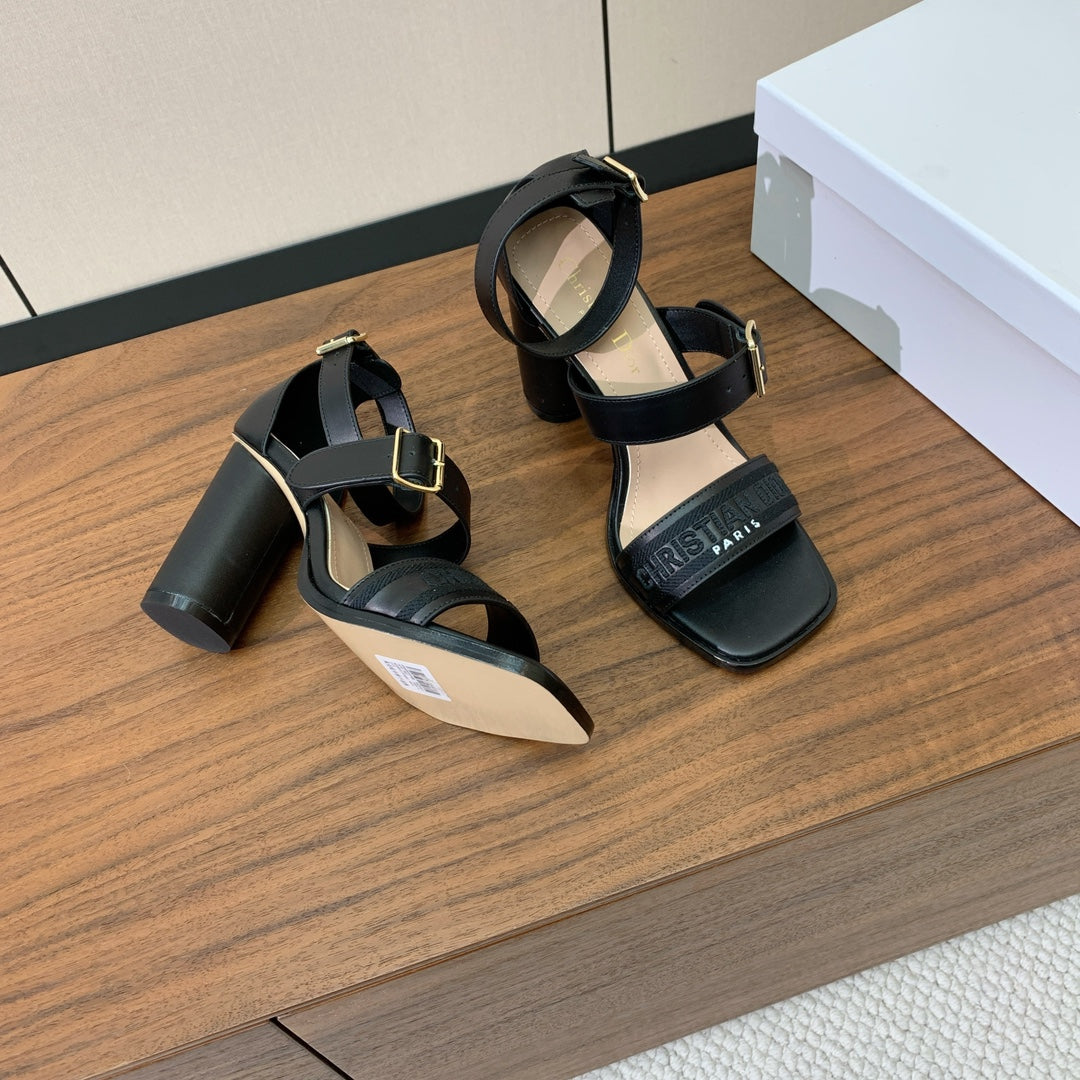 THREE-STRAP HIGH-HEELED EMBROIDERED SANDALS BLACK - 34 / 8 cm