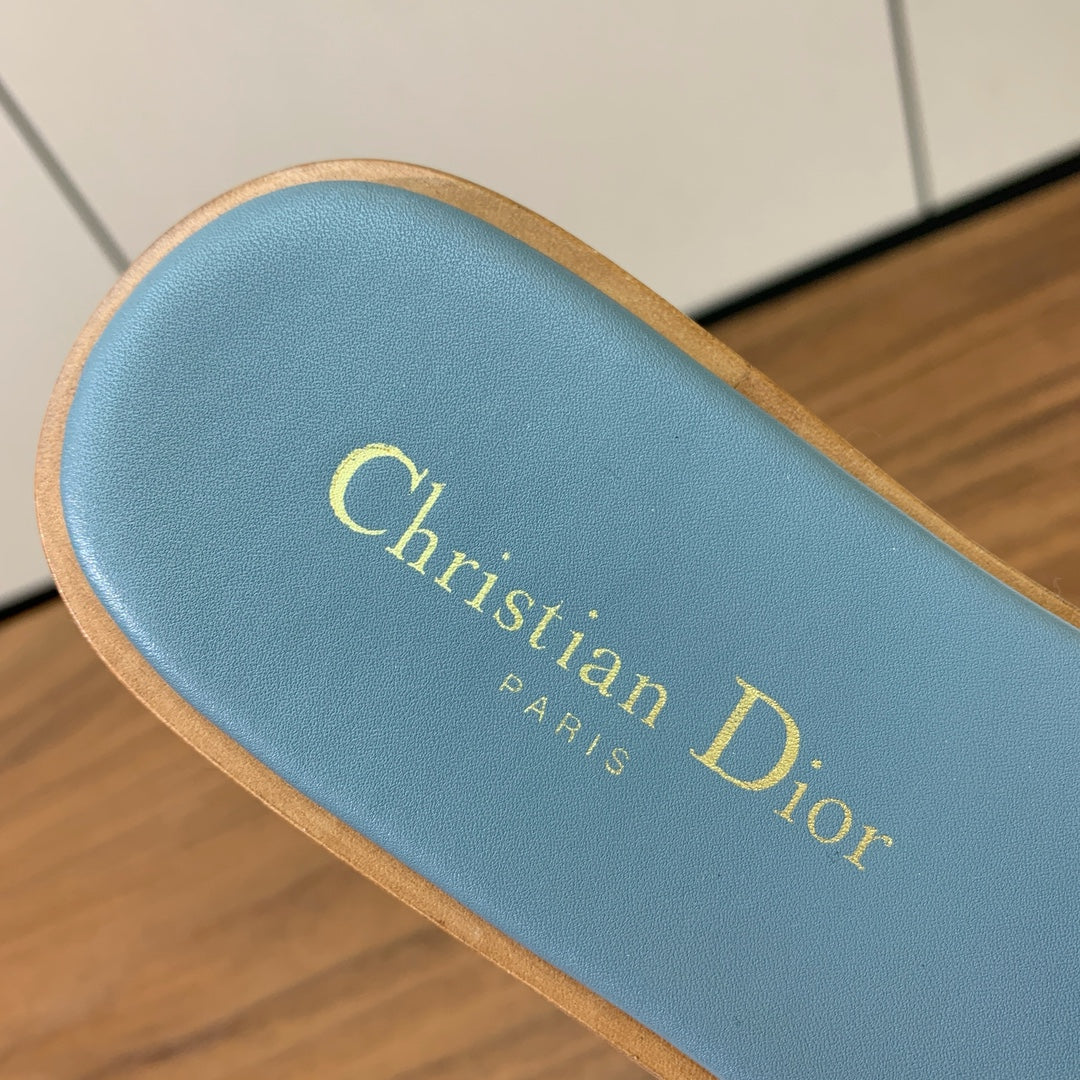 DWAY CERULEAN BLUE CALFSKIN AND GOLD LOGO - 34