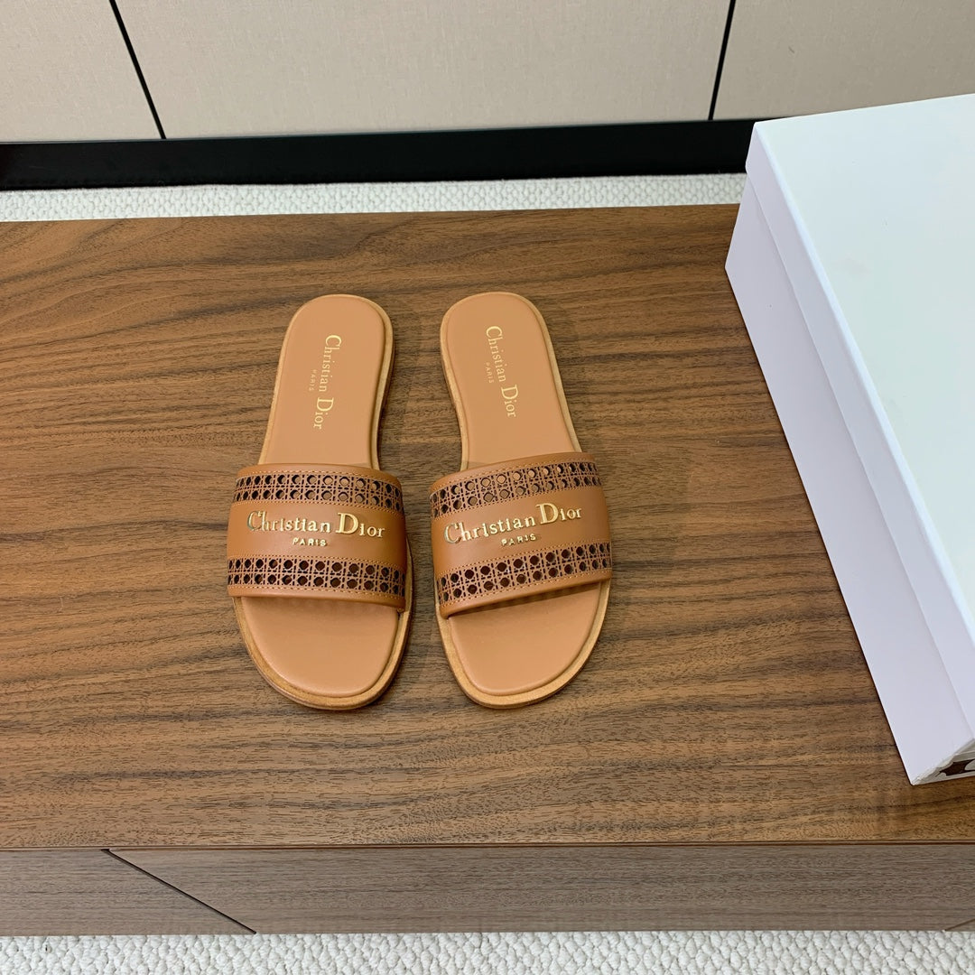 DWAY CIDER BROWN CALFSKIN AND GOLD LOGO - 34