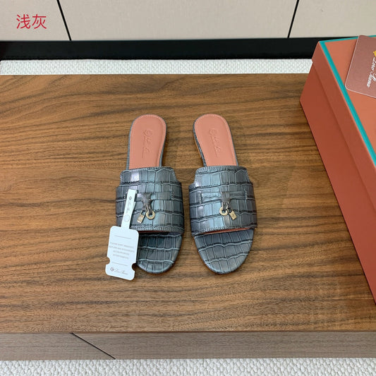 LP OSTRICH-EMBOSSED FLAT SANDALS 25S IN DARK GRAY LAMBSKIN - 34