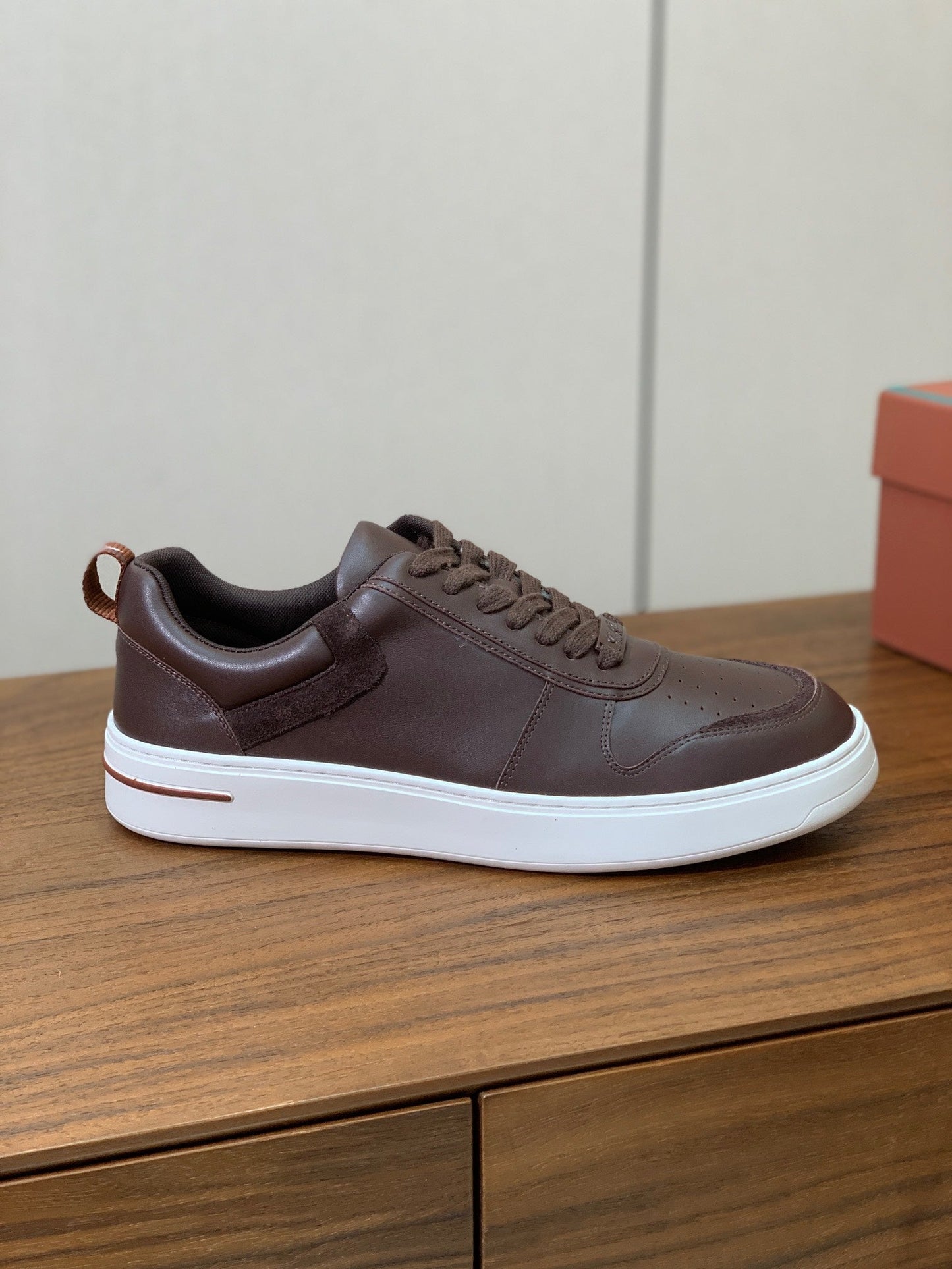 LP SNEAKERS IN AUBURN BROWN CALFSKIN WHITE SOLE - 35