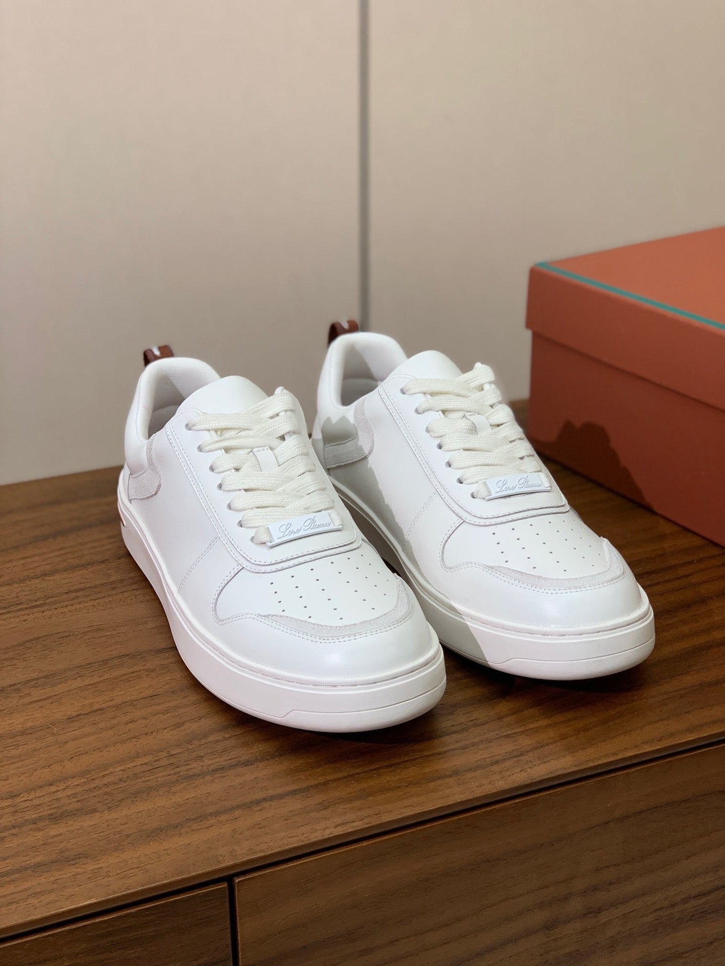 LP SNEAKERS IN WHITE CALFSKIN - 35